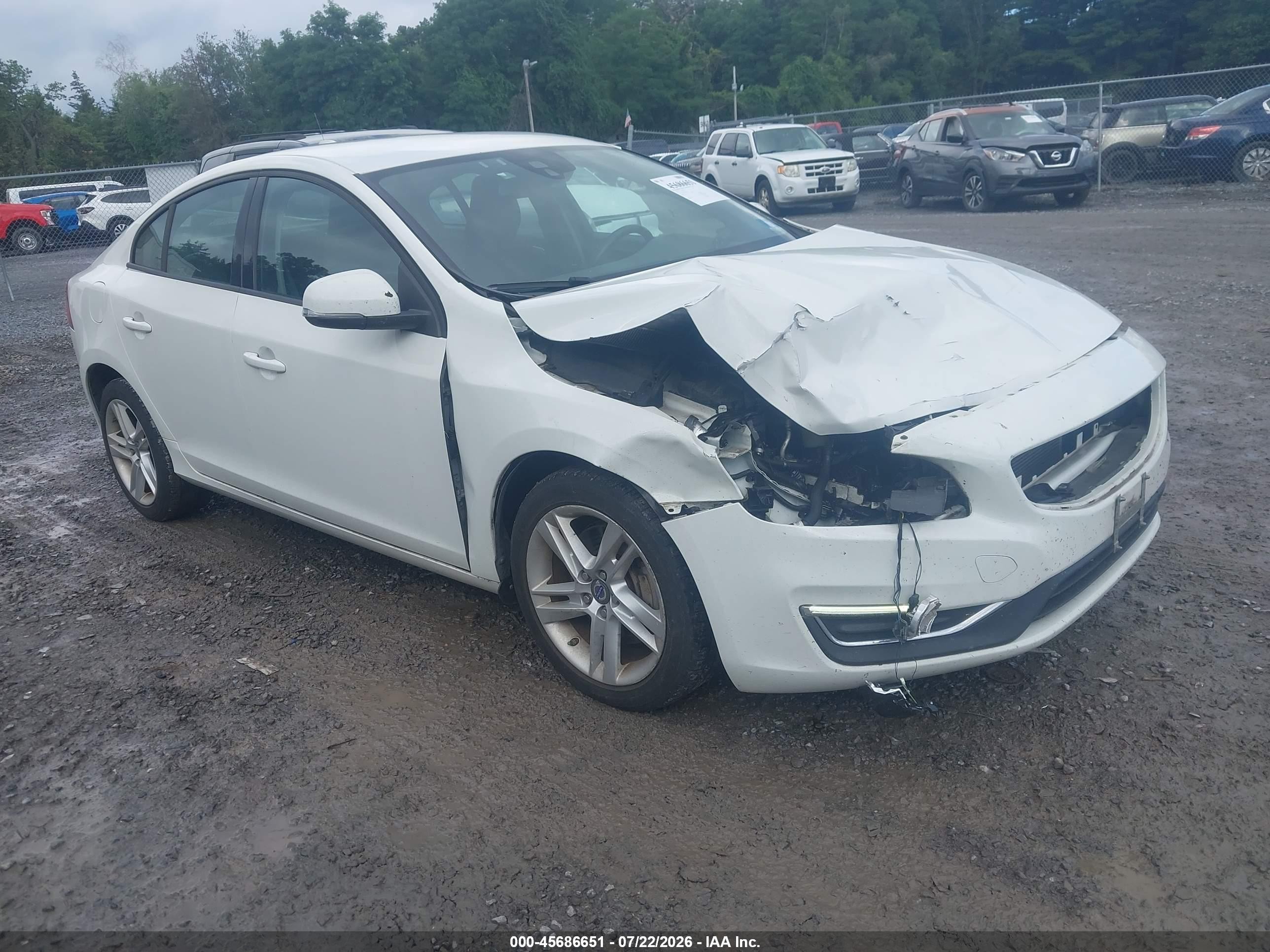 2014 Volvo S60 T5, VIN YV1612FS8E2298587 — Перед