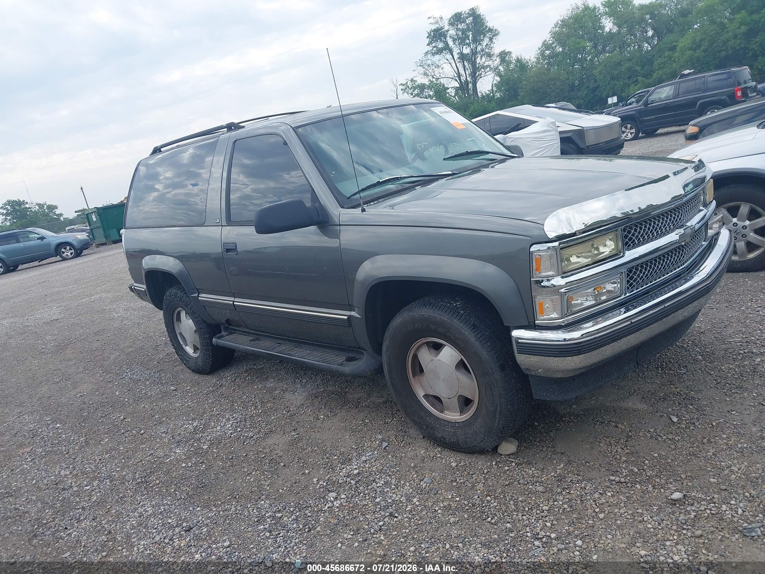 1999 Chevrolet Tahoe, VIN 3GNEK18R5XG150692 — Normal wear