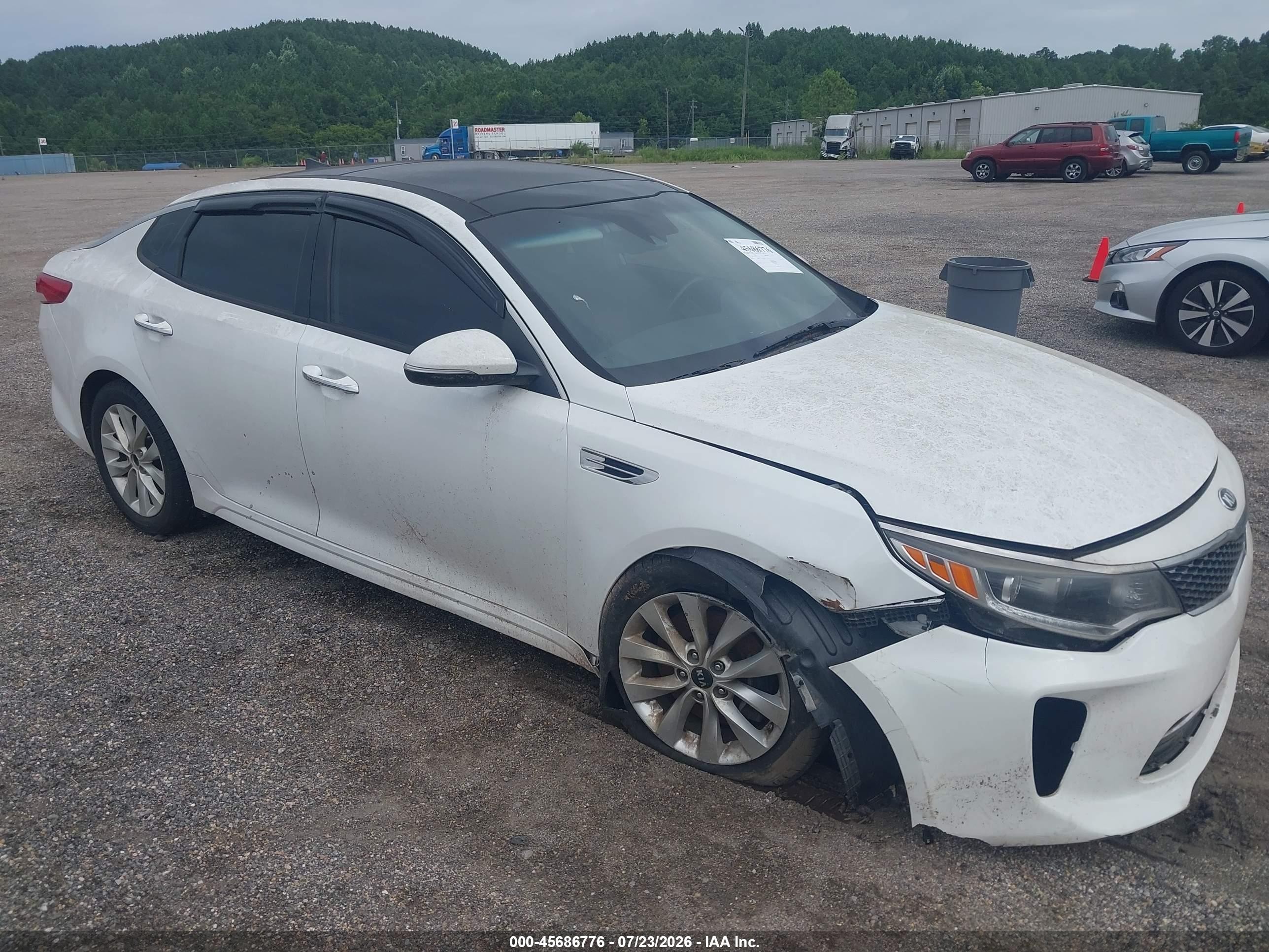 2018 Kia Optima EX, VIN 5XXGU4L31JG209666 — Обычный износ