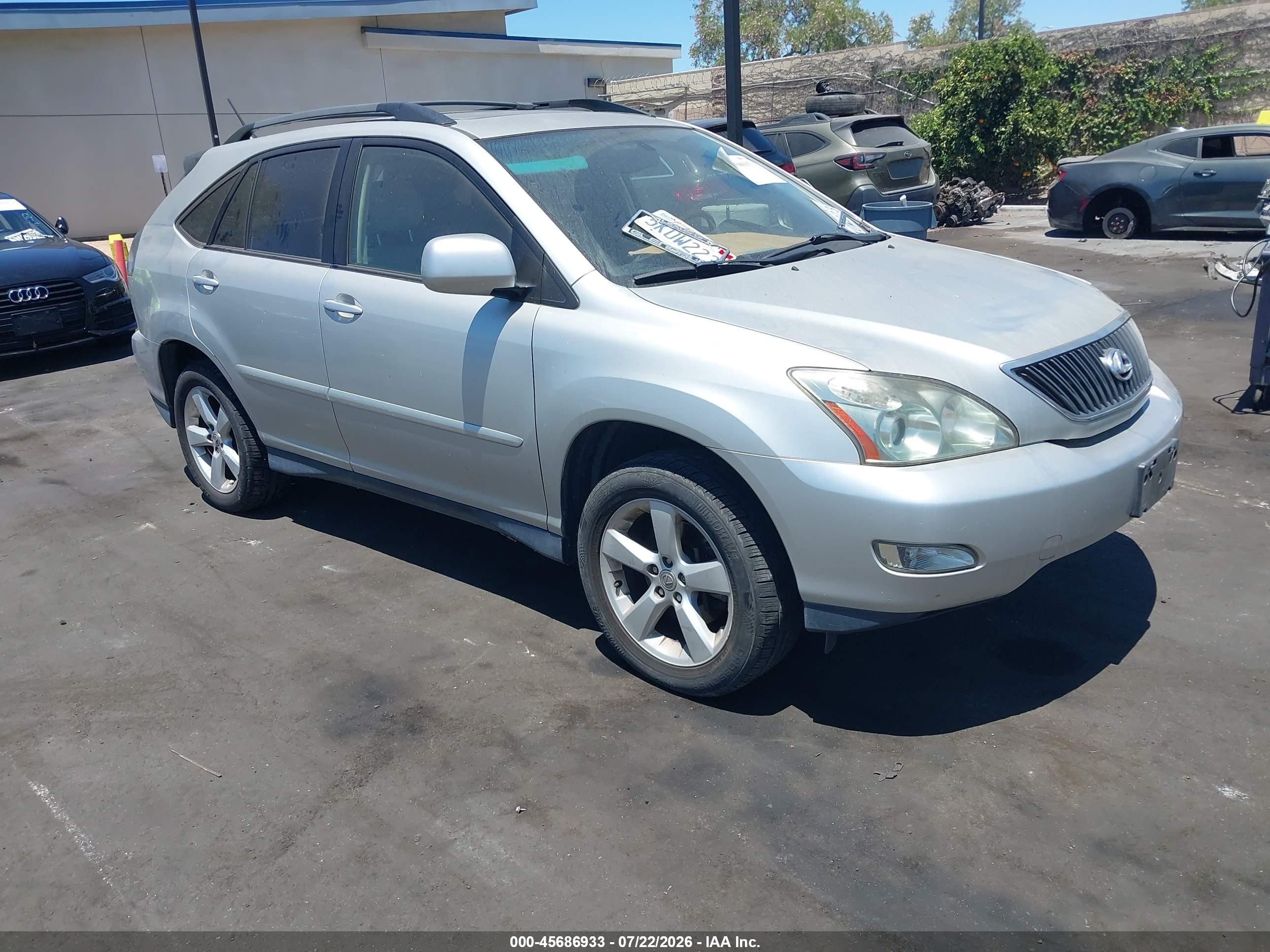 2005 Lexus RX 330, VIN JTJGA31U550049911 — Side