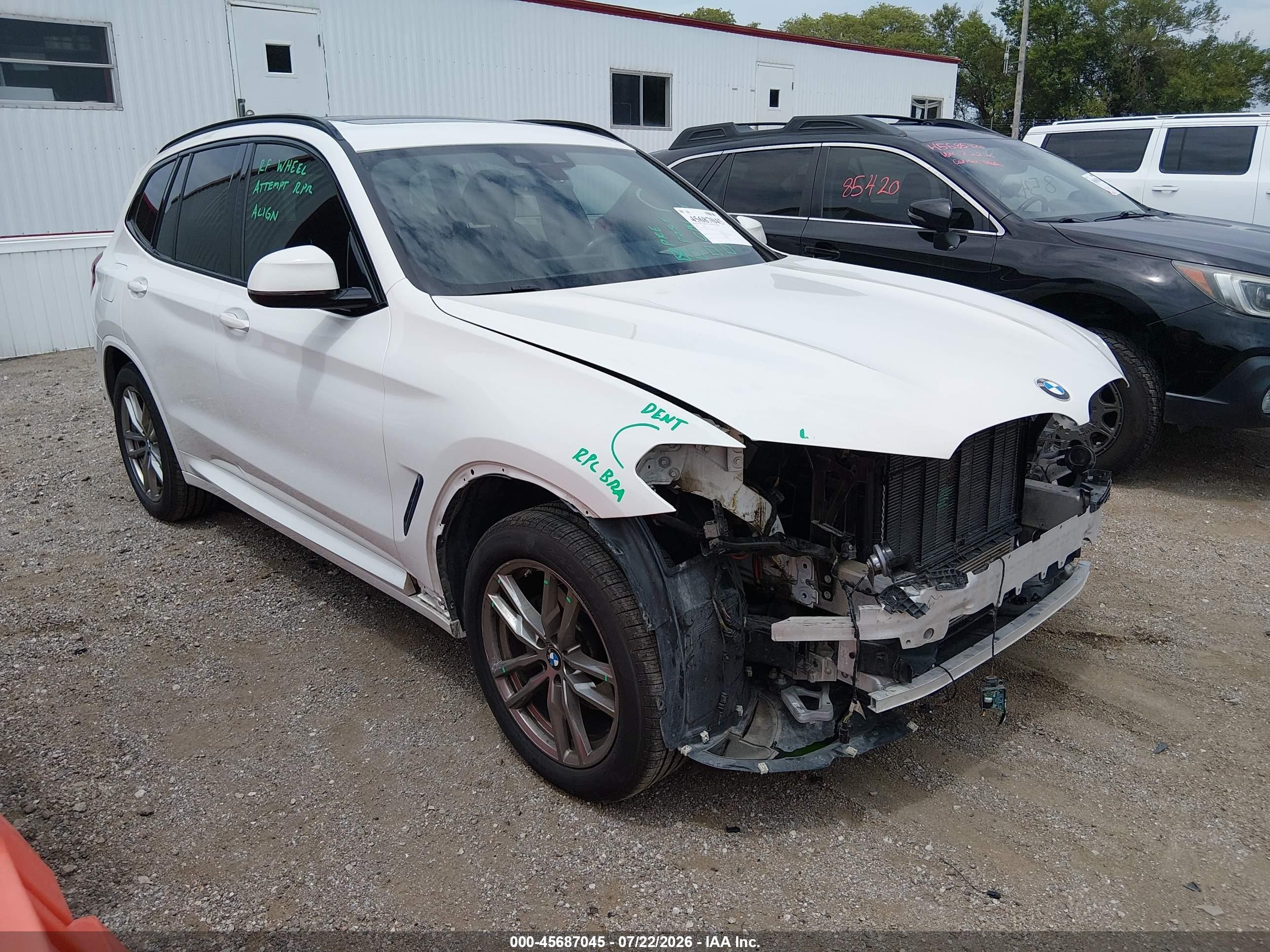 2021 BMW X3 xDrive30i, VIN 5UXTY5C03M9F02132 — Front end
