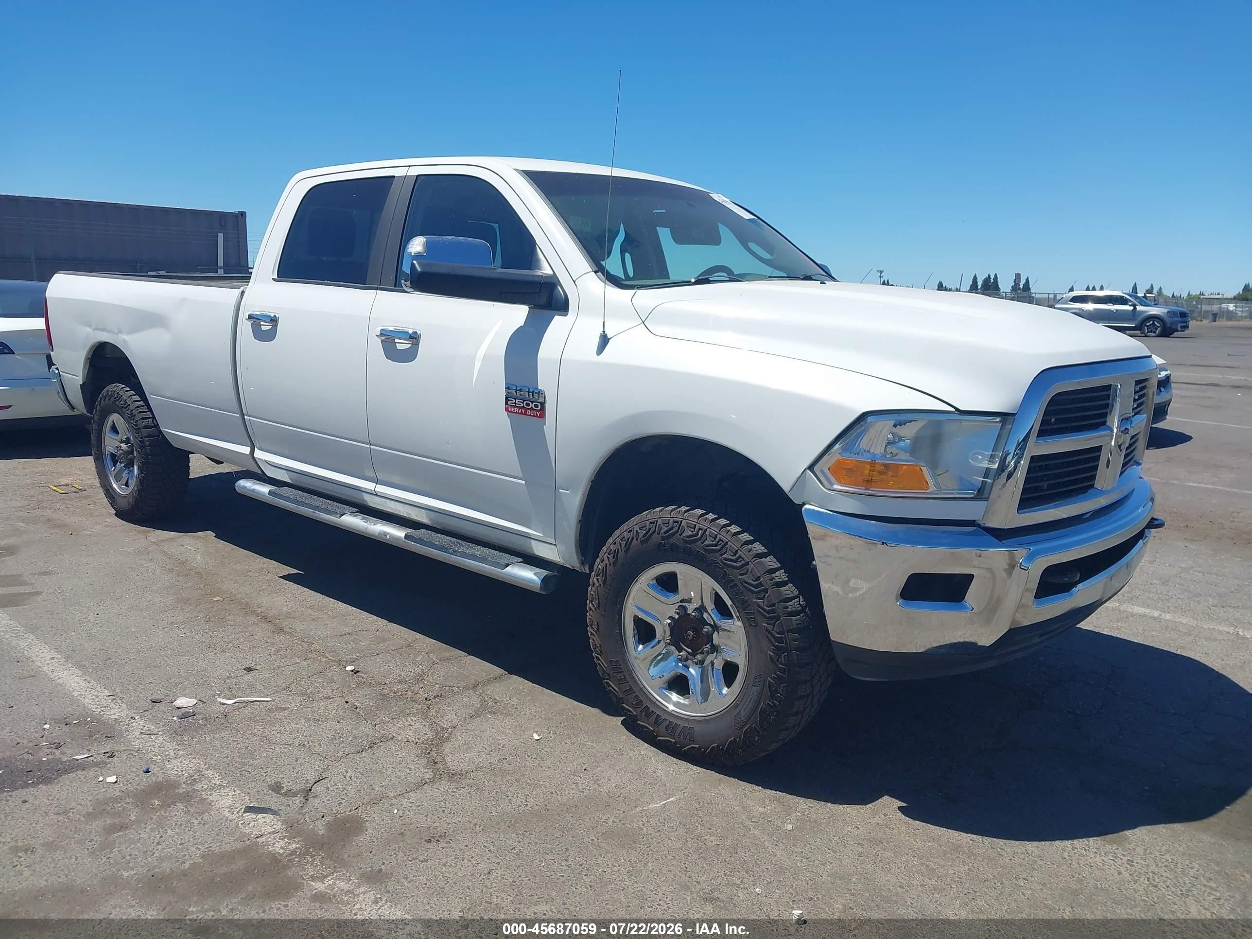2011 Ram 2500 Laramie, VIN 3D7UT2CL8BG625597 — Side