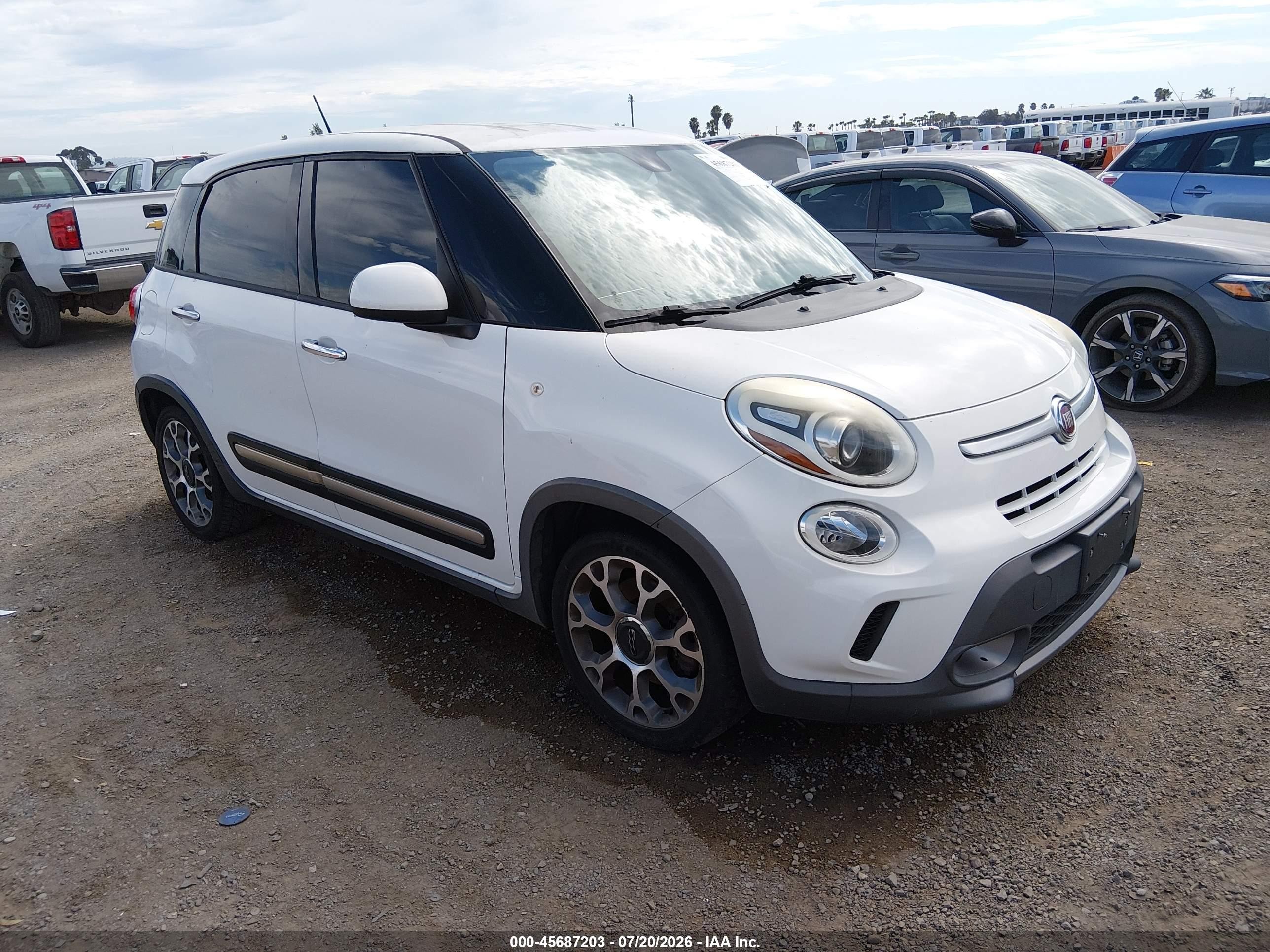 2014 FIAT 500L Trekking, VIN ZFBCFADH7EZ003971 — Normal wear