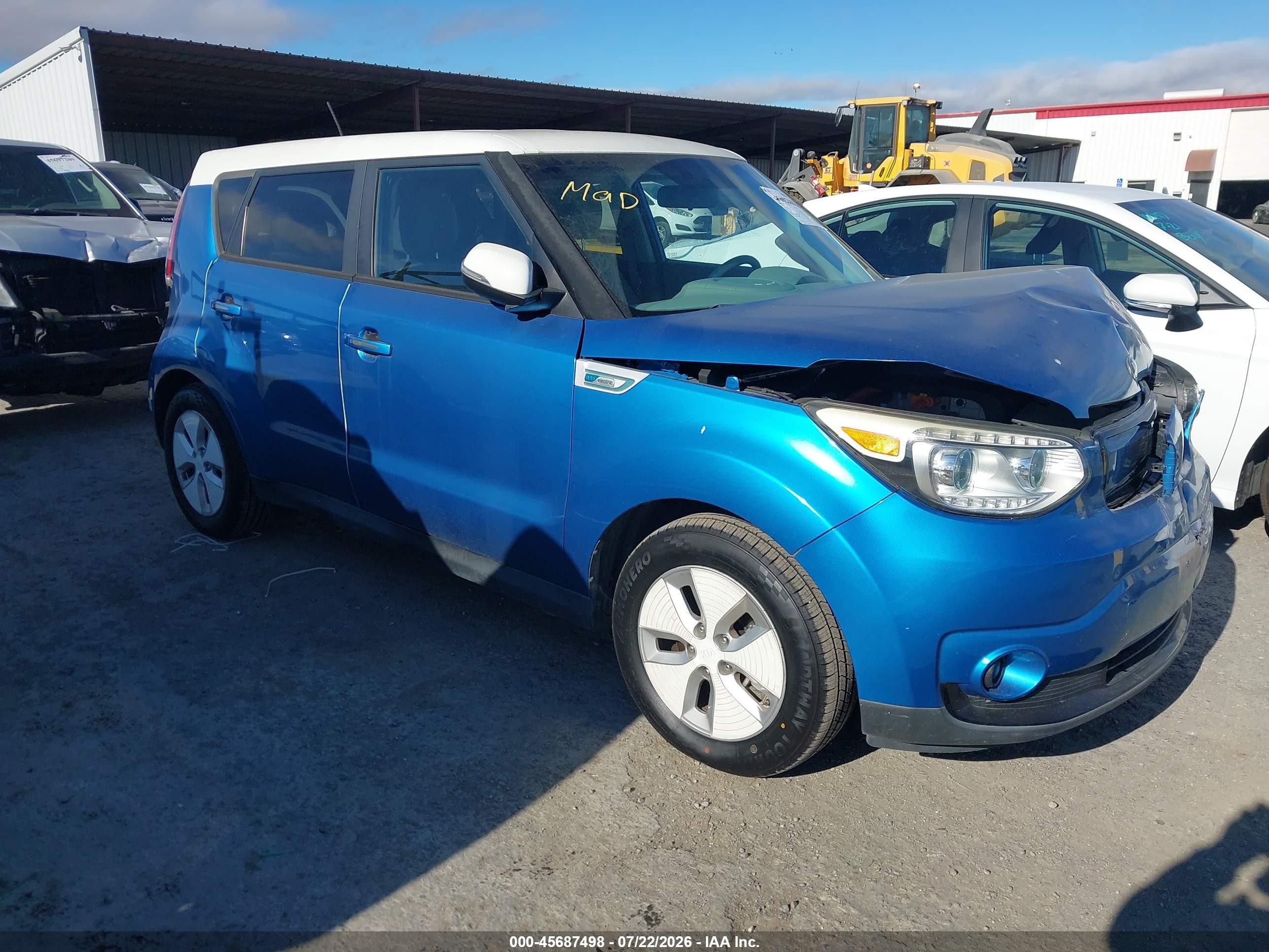 2016 Kia Soul, VIN KNDJP3AE0G7005146 — Front end