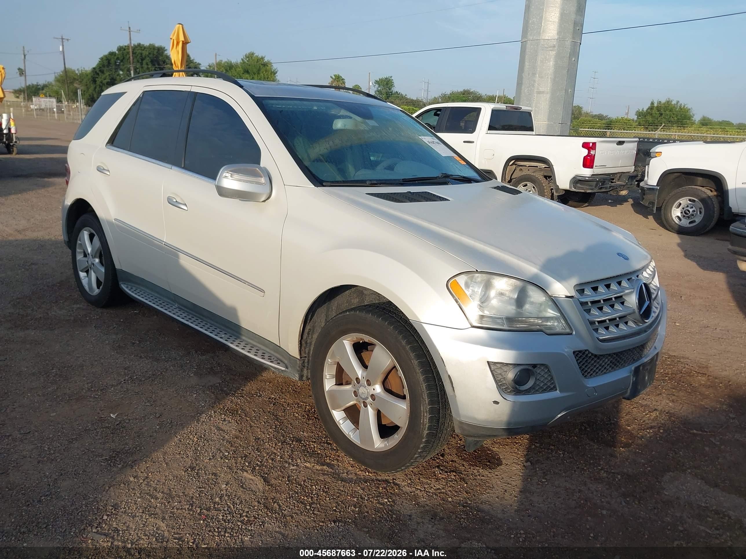 2010 Mercedes-Benz M 350, VIN 4JGBB5GB8AA612025 — Normal wear