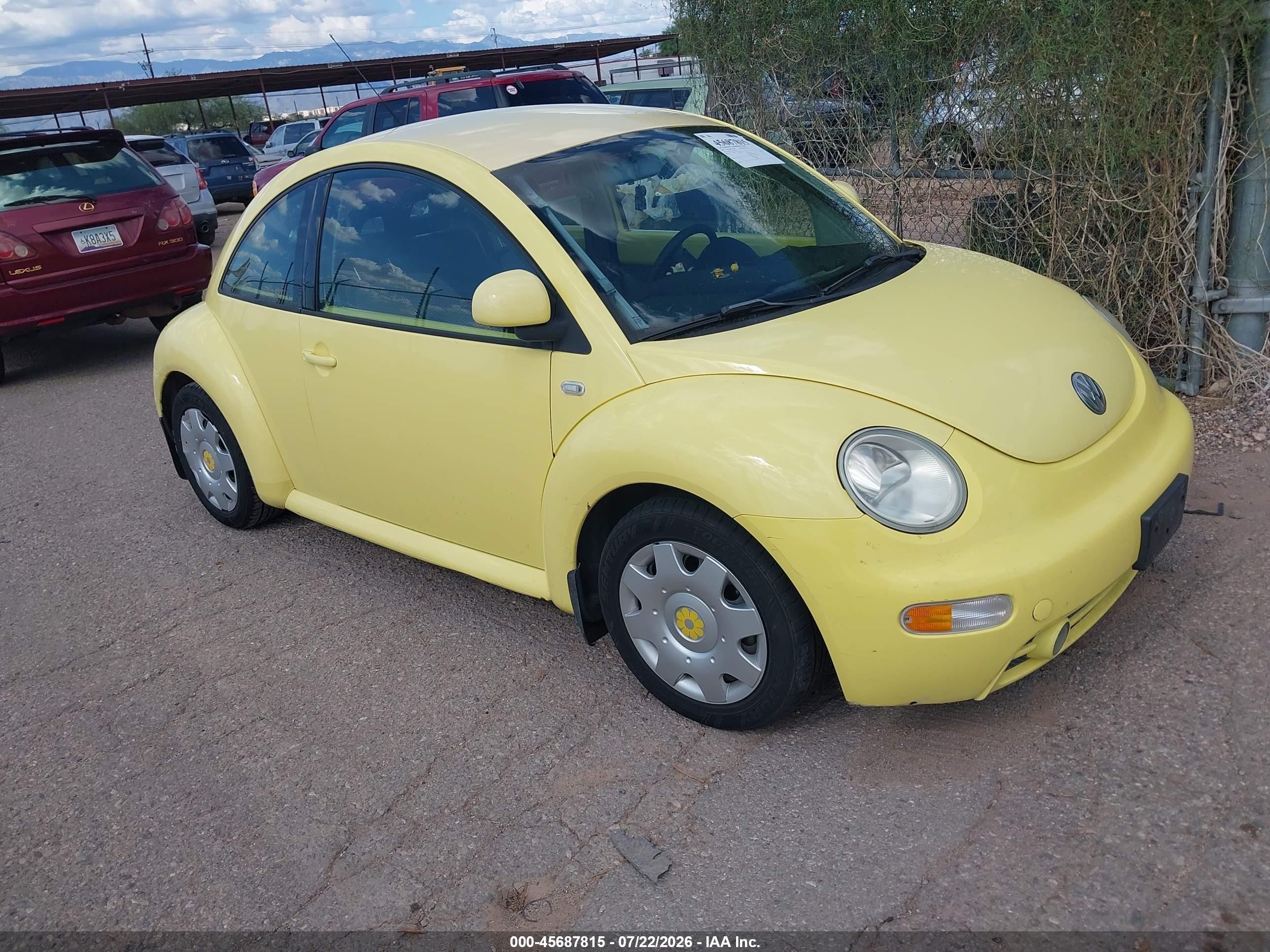 2000 Volkswagen Beetle GLS, VIN 3VWCF21C2YM432076 — Normal wear