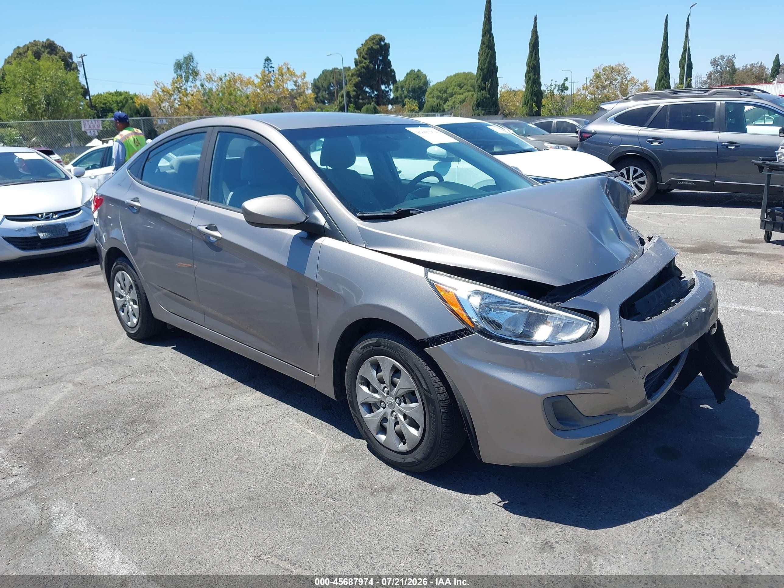 2017 Hyundai Accent SE, VIN KMHCT4AE5HU373752 — Front end