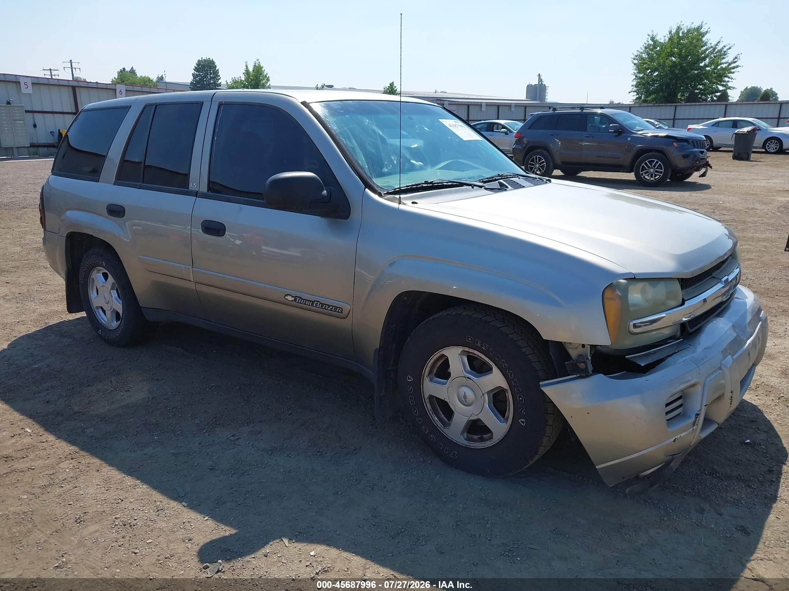 2002 Chevrolet TrailBlazer LTZ, VIN 1GNDT13S522369009 — Front end