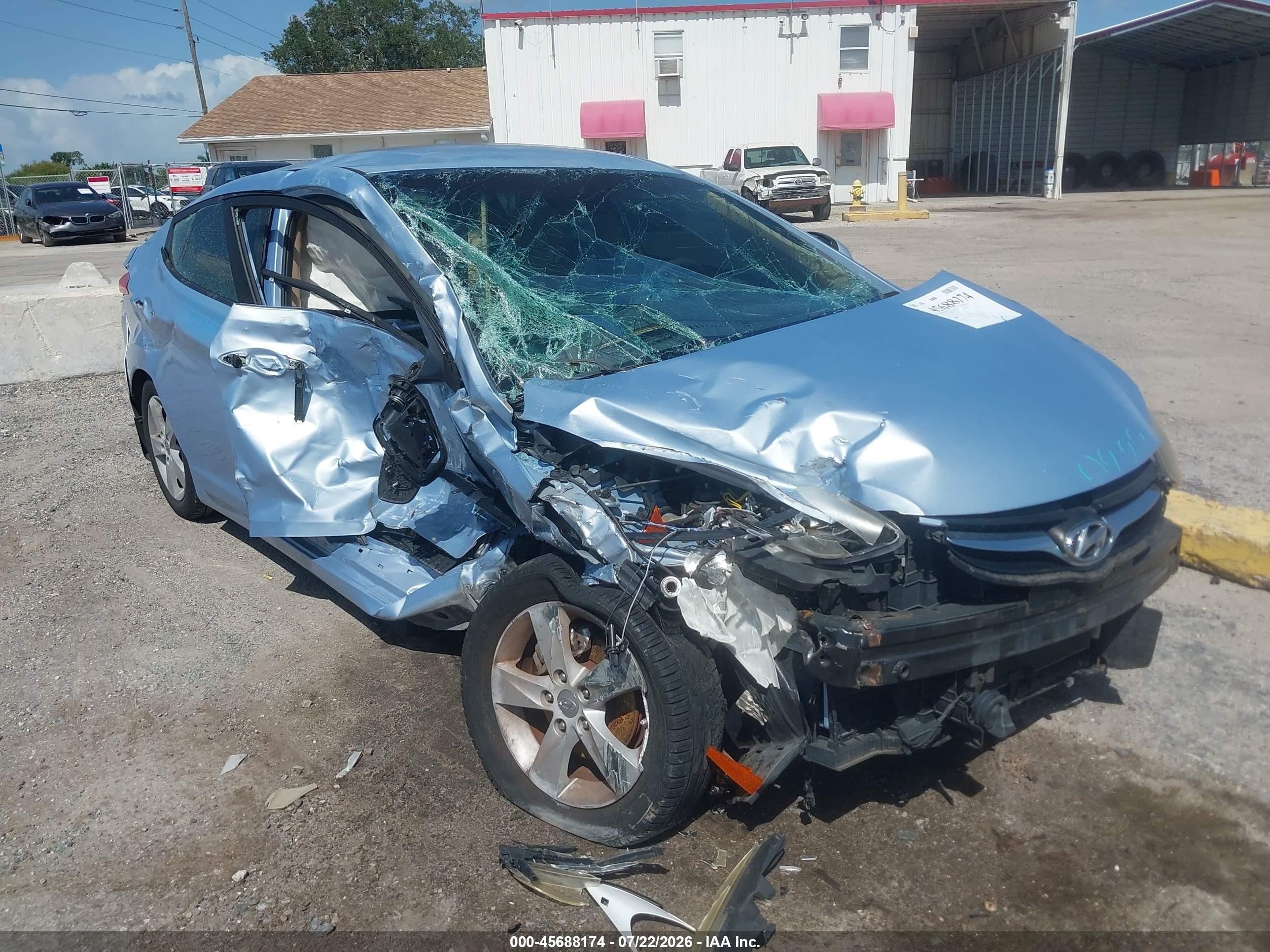 2012 Hyundai Elantra Limited, VIN KMHDH4AE3CU392864 — Side