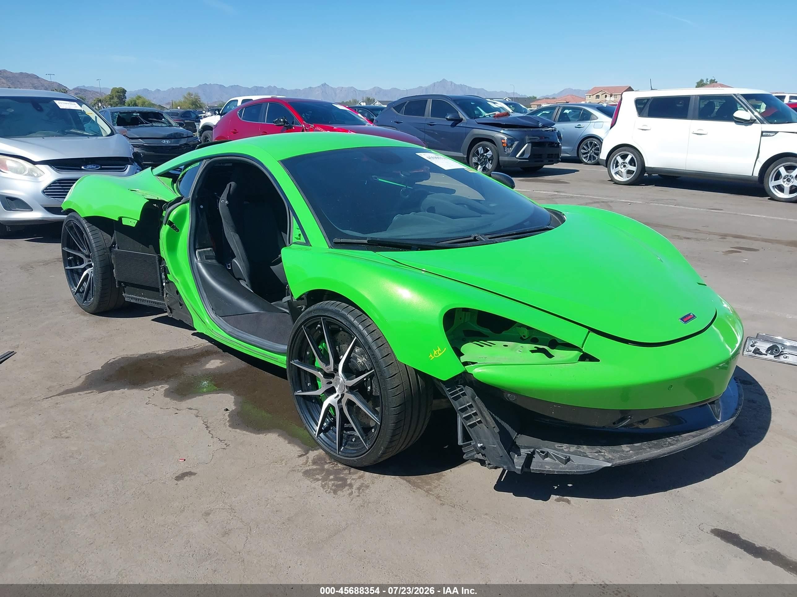 2016 McLaren 570S, VIN SBM13DAA4GW001094 — Side