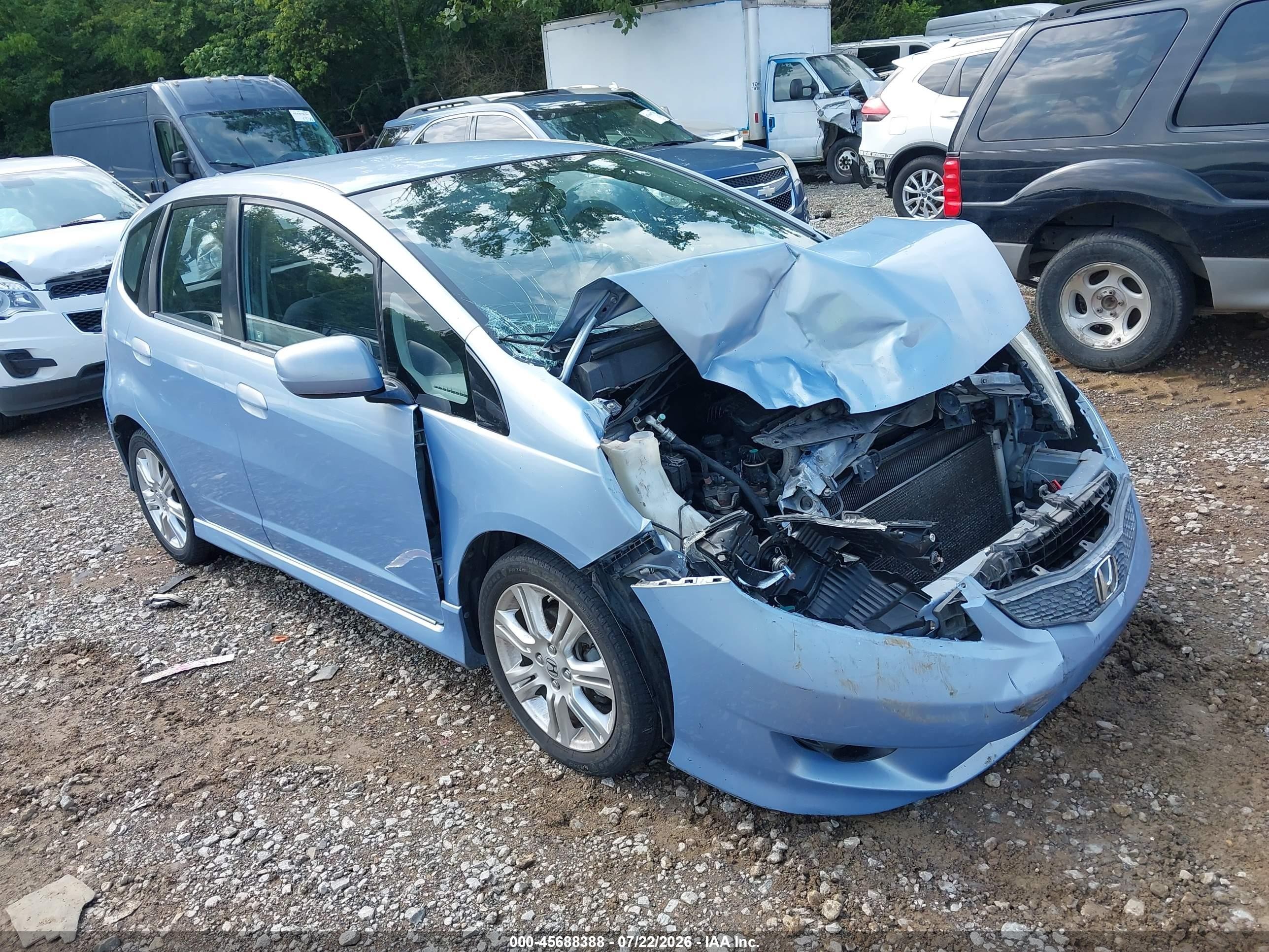 2009 Honda Fit Sport, VIN JHMGE88469S031694 — Front end