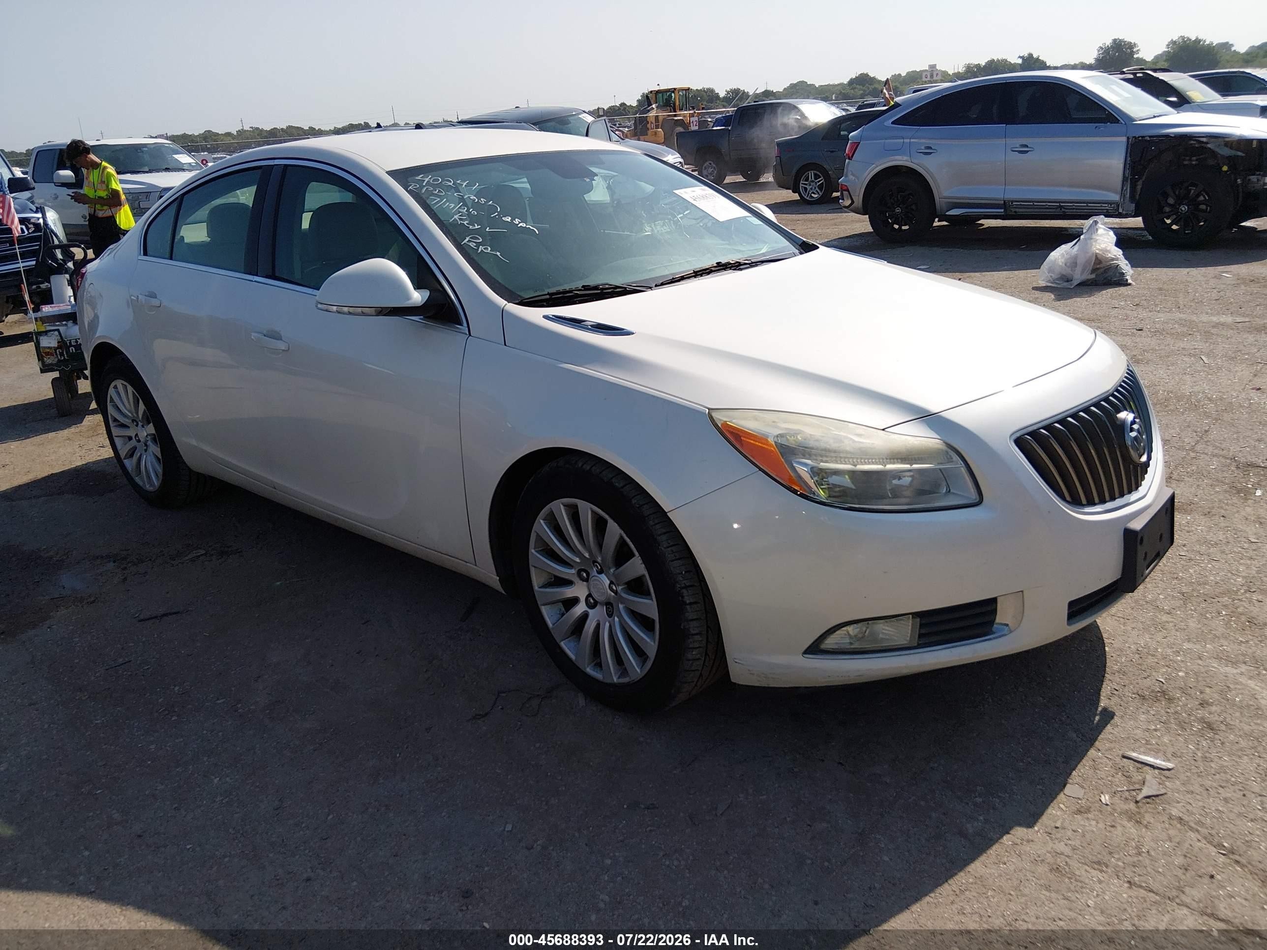 2012 Buick Regal, VIN 2G4GR5EK5C9145715 — Front end