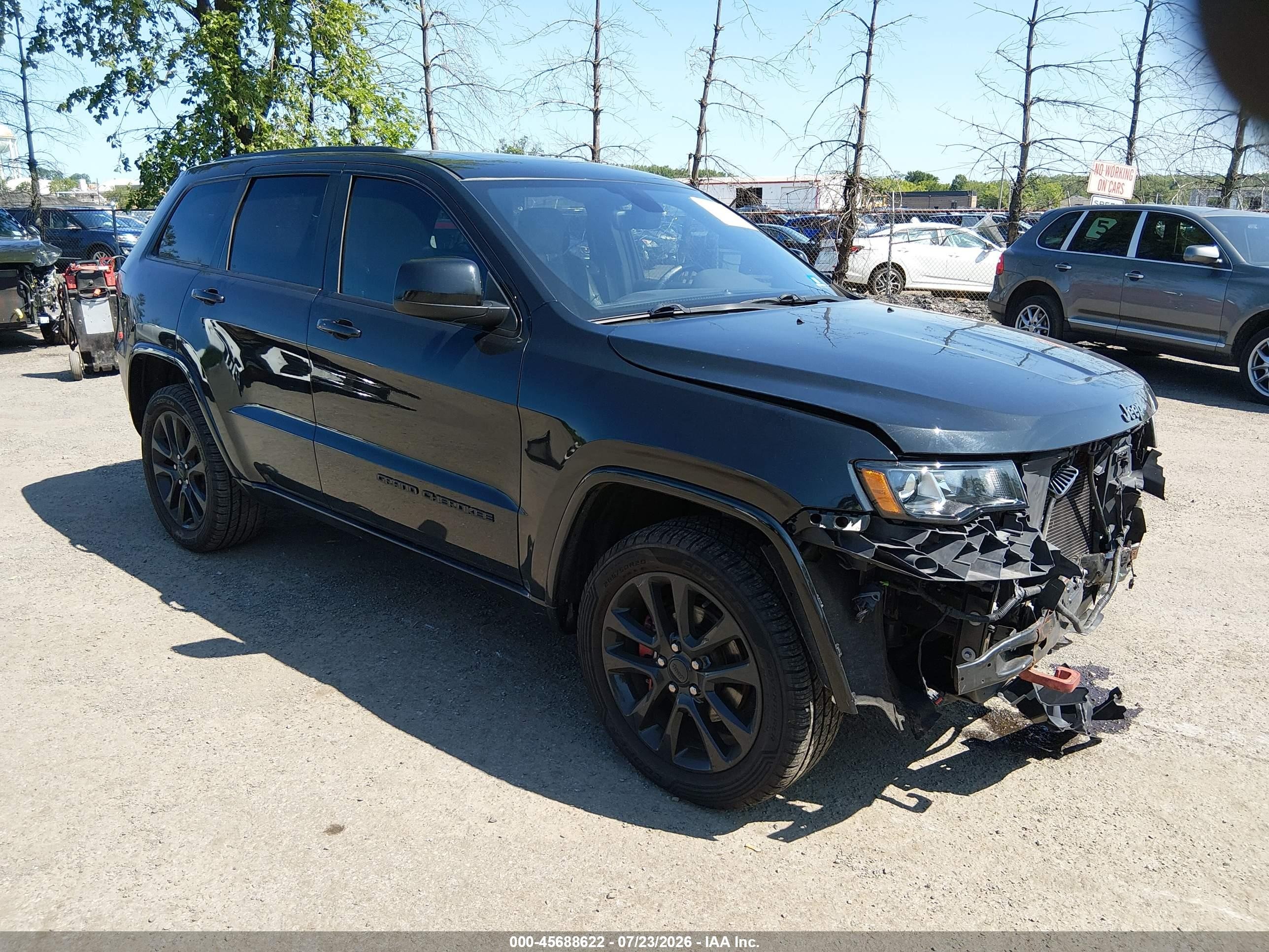 2018 Jeep Grand Cherokee Altitude, VIN 1C4RJFAG8JC249956 — Перед