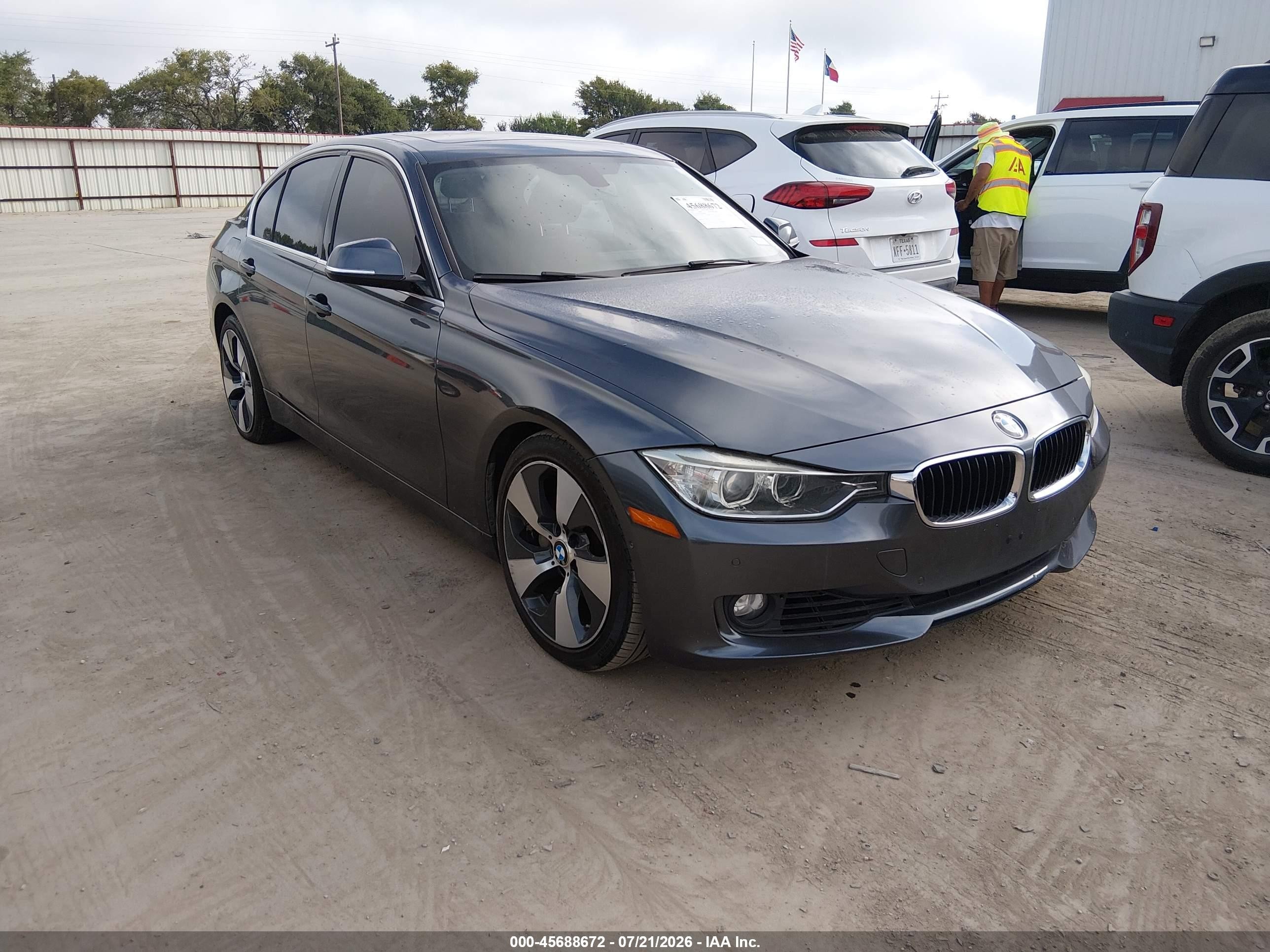 2013 BMW 3 Series ActiveHybrid 3, VIN WBA3F9C54DF483886 — Normal wear
