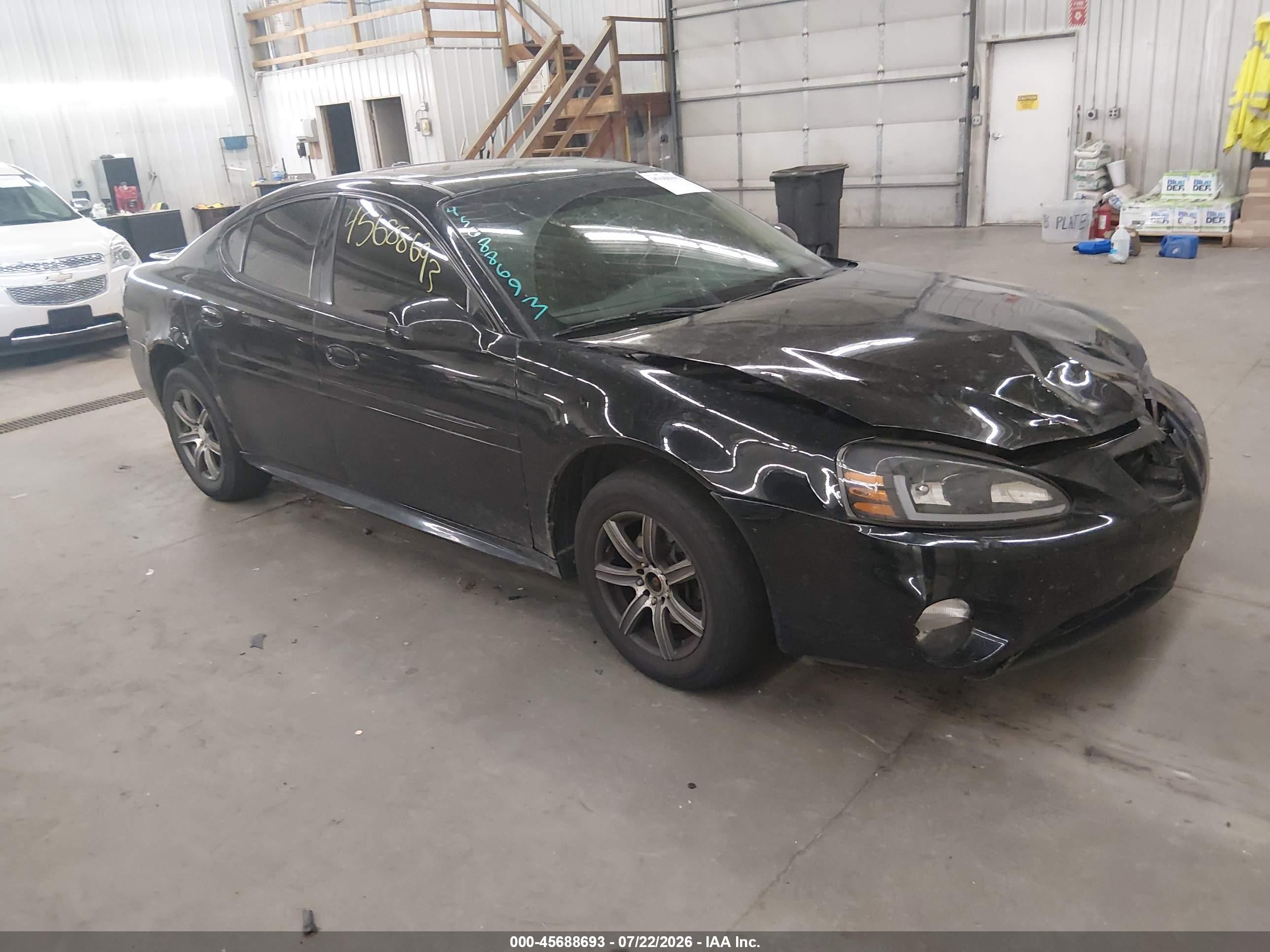 2007 Pontiac Grand Prix, VIN 2G2WP582X71185752 — Front end
