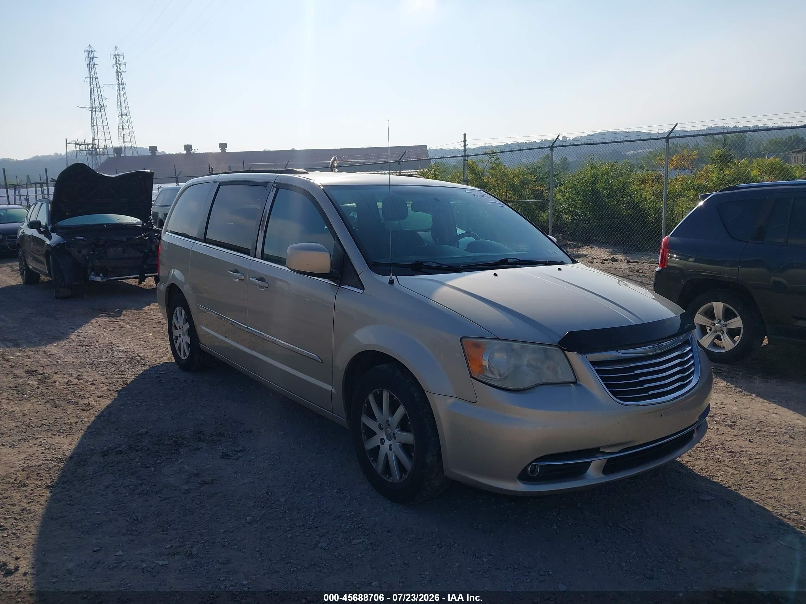 2014 Chrysler Town & Country Touring, VIN 2C4RC1BG1ER218623 — Normal wear
