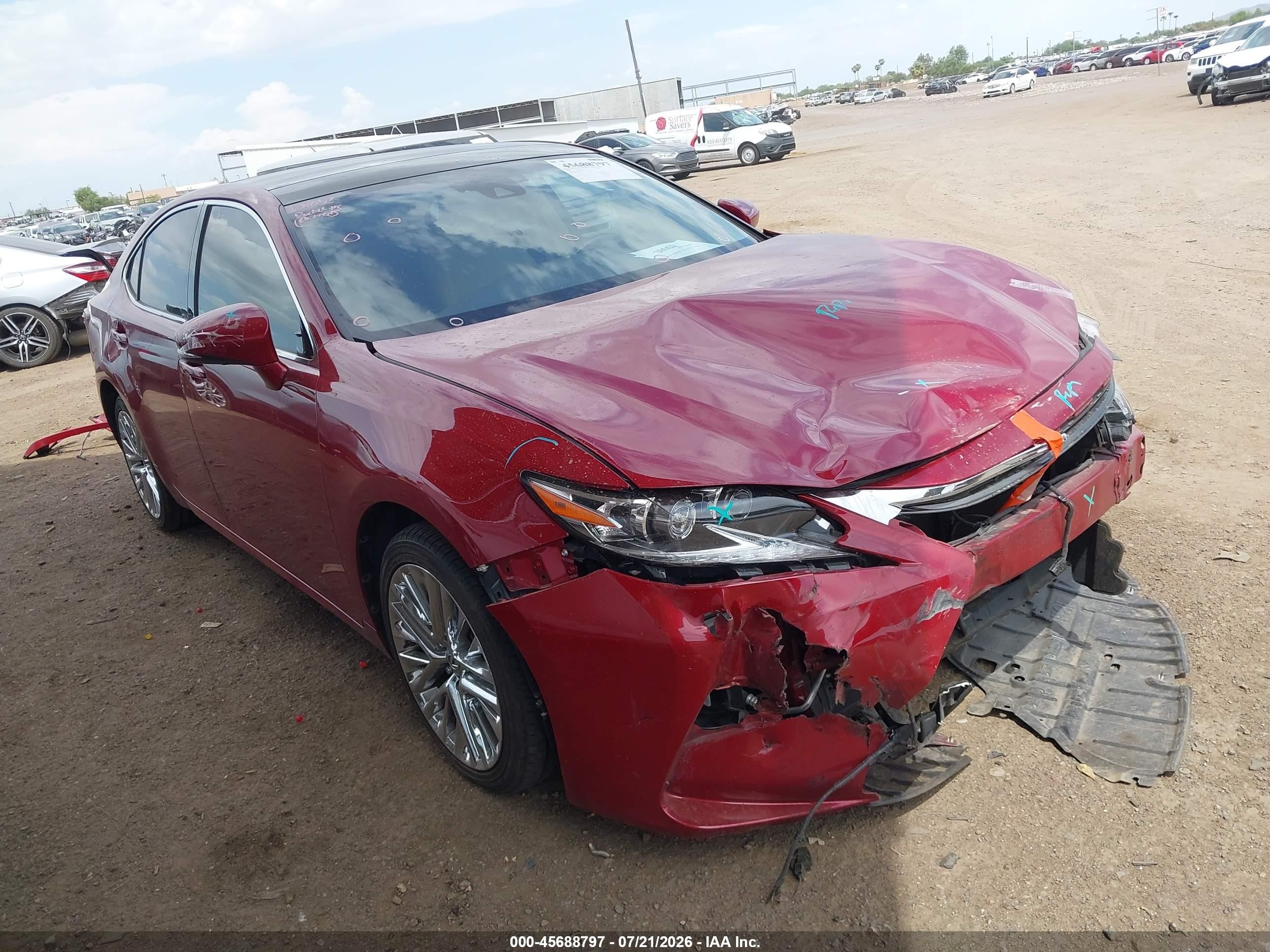 2016 Lexus ES 330, VIN JTHBK1GG8G2220026 — Перед