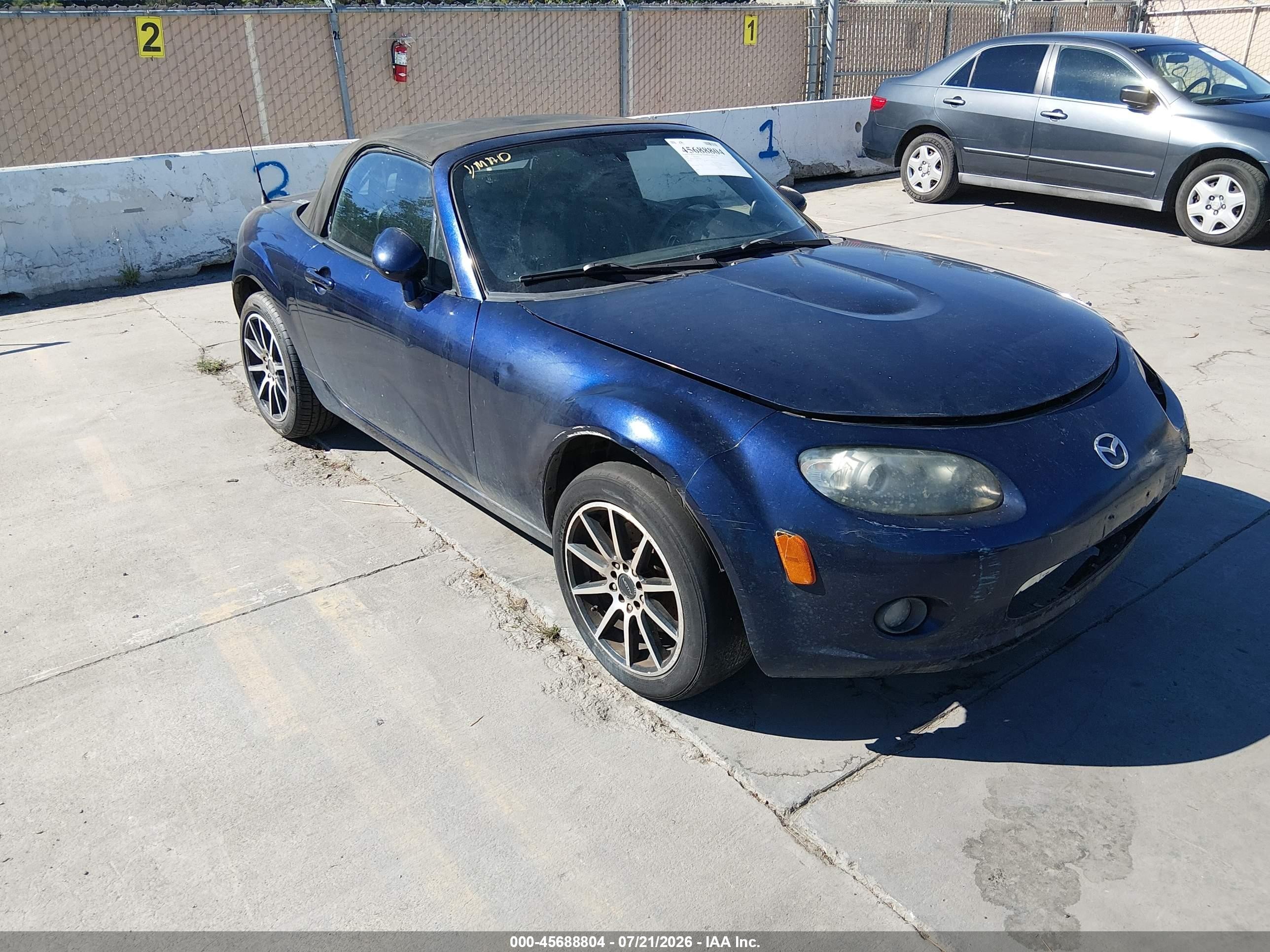 2008 Mazda MX-5 Miata Sport, VIN JM1NC25F580153605 — Normal wear