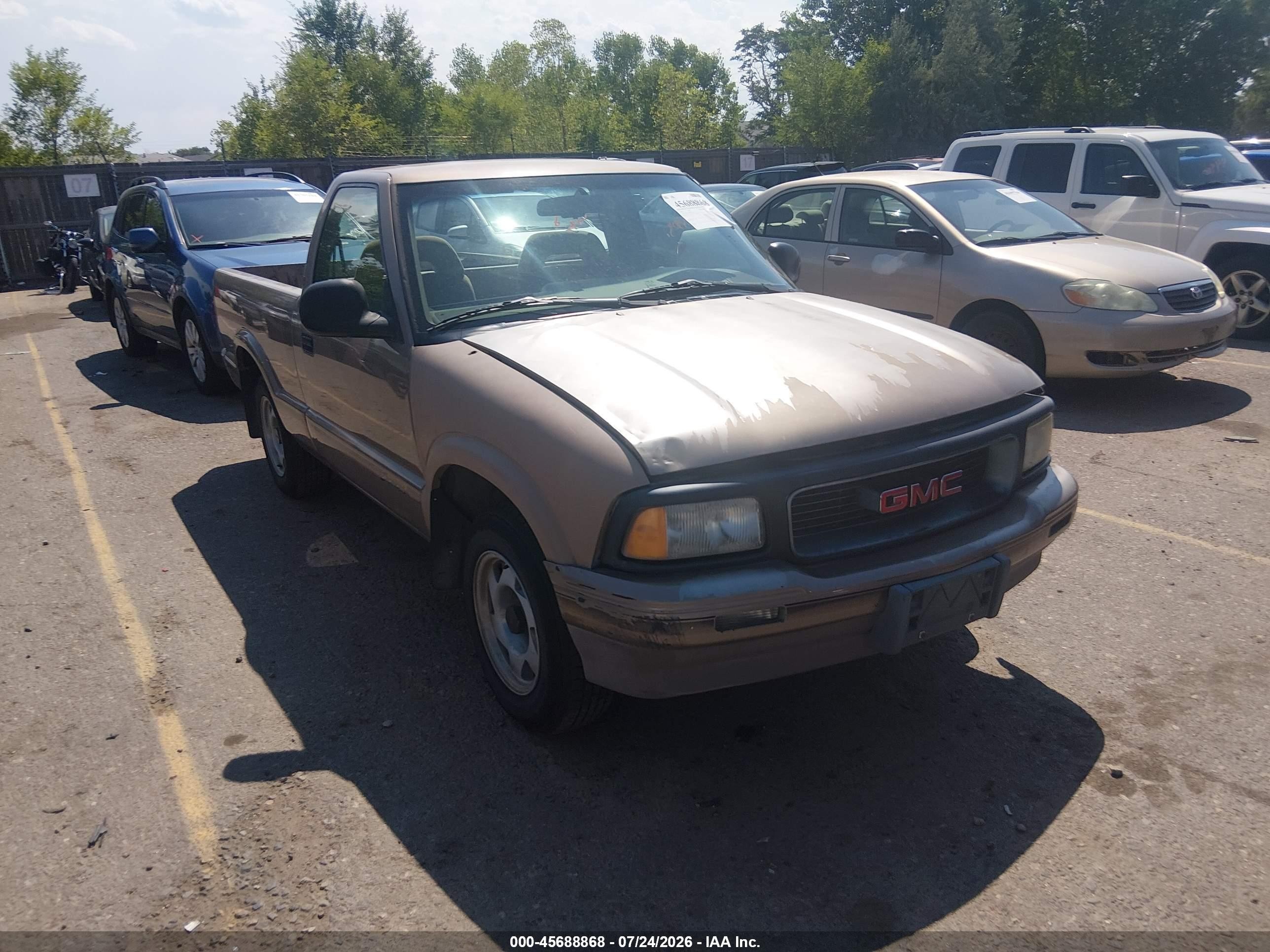 1996 GMC Sonoma, VIN 1GTCS144XT8522750 — Normal wear