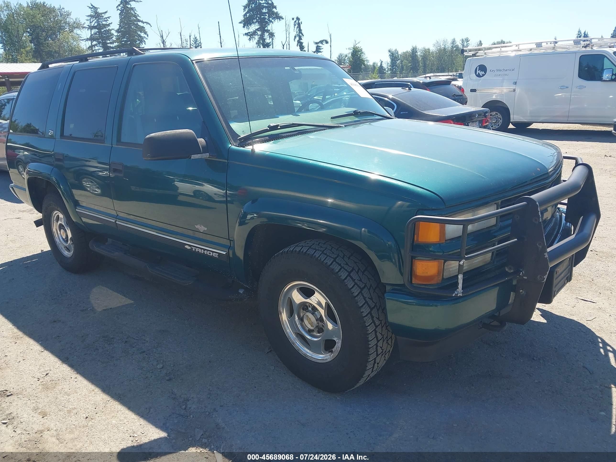2000 Chevrolet Tahoe Z71, VIN 1GNEK13R1YR136927 — Normal wear