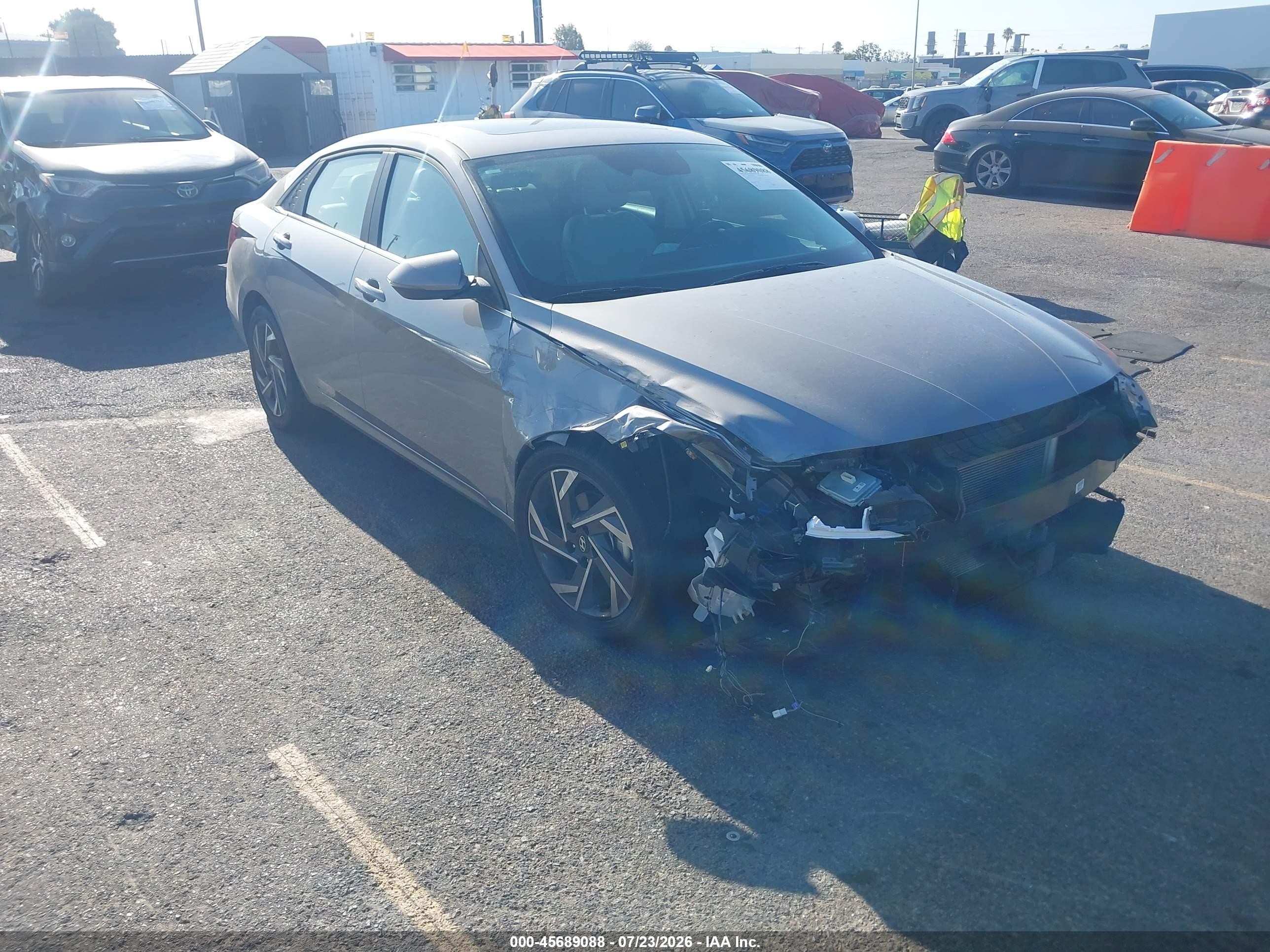 2025 Hyundai Elantra Limited, VIN KMHLN4DJ2SU129583 — Front end