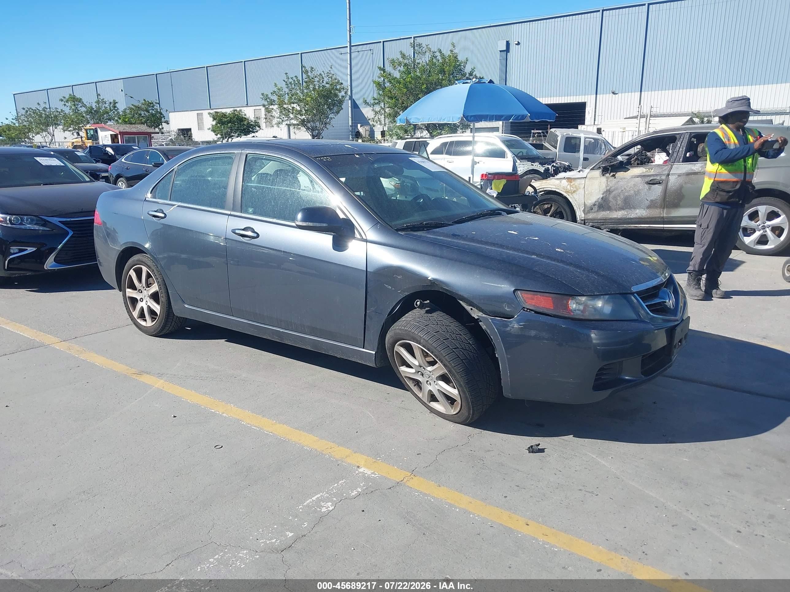2005 Acura TSX, VIN JH4CL96945C000585 — Front end