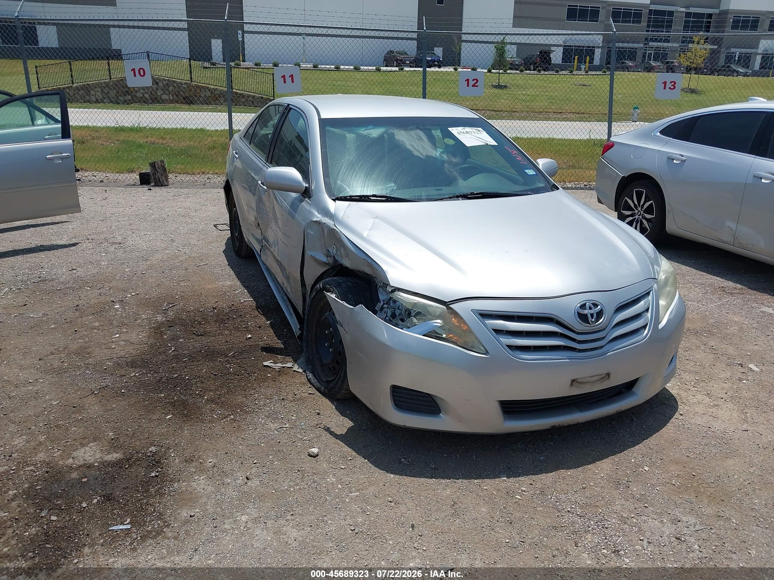 2011 Toyota Camry XLE, VIN 4T4BF3EK2BR099520 — Side