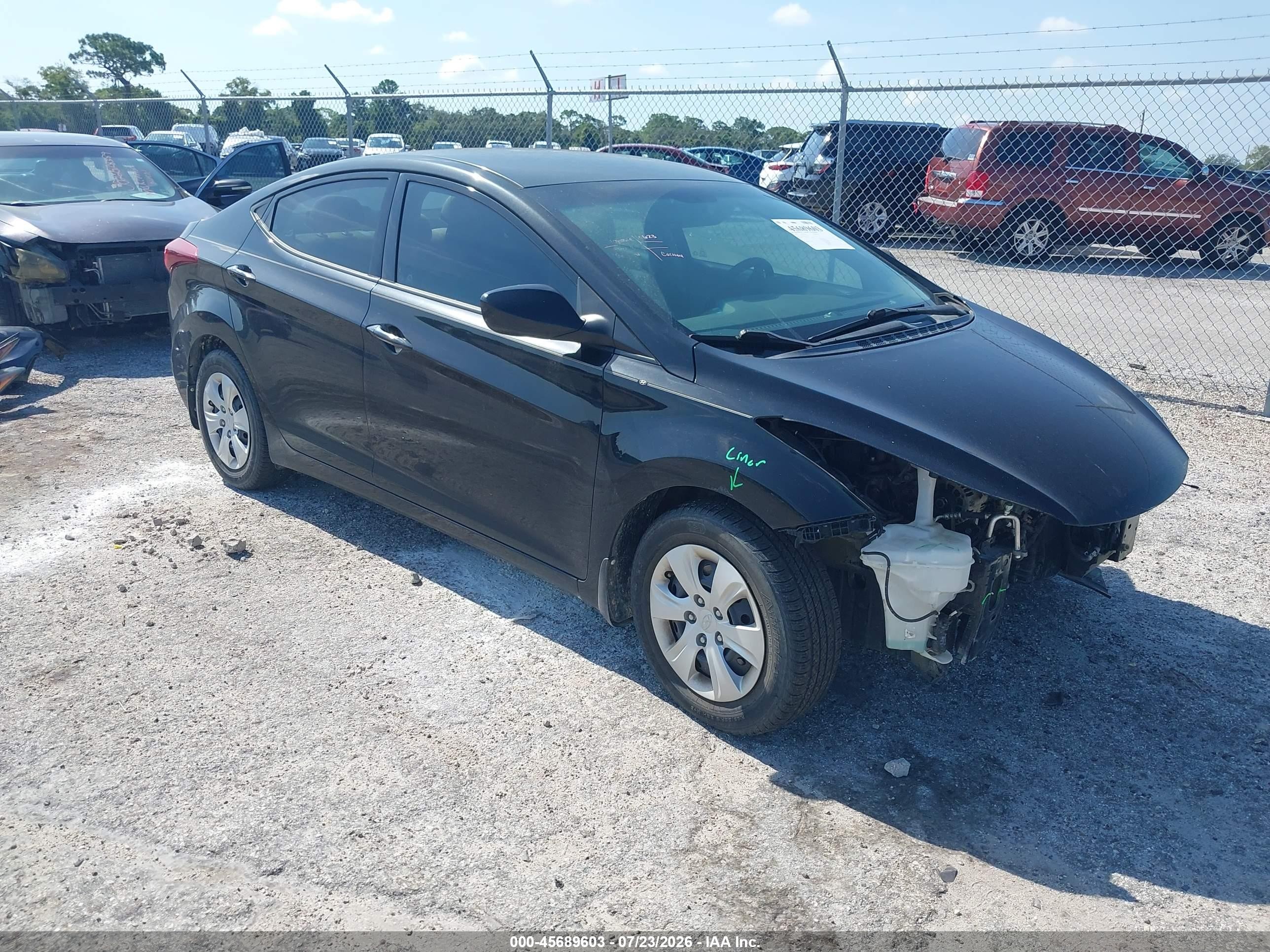 2016 Hyundai Elantra SE, VIN 5NPDH4AEXGH791517 — Front end