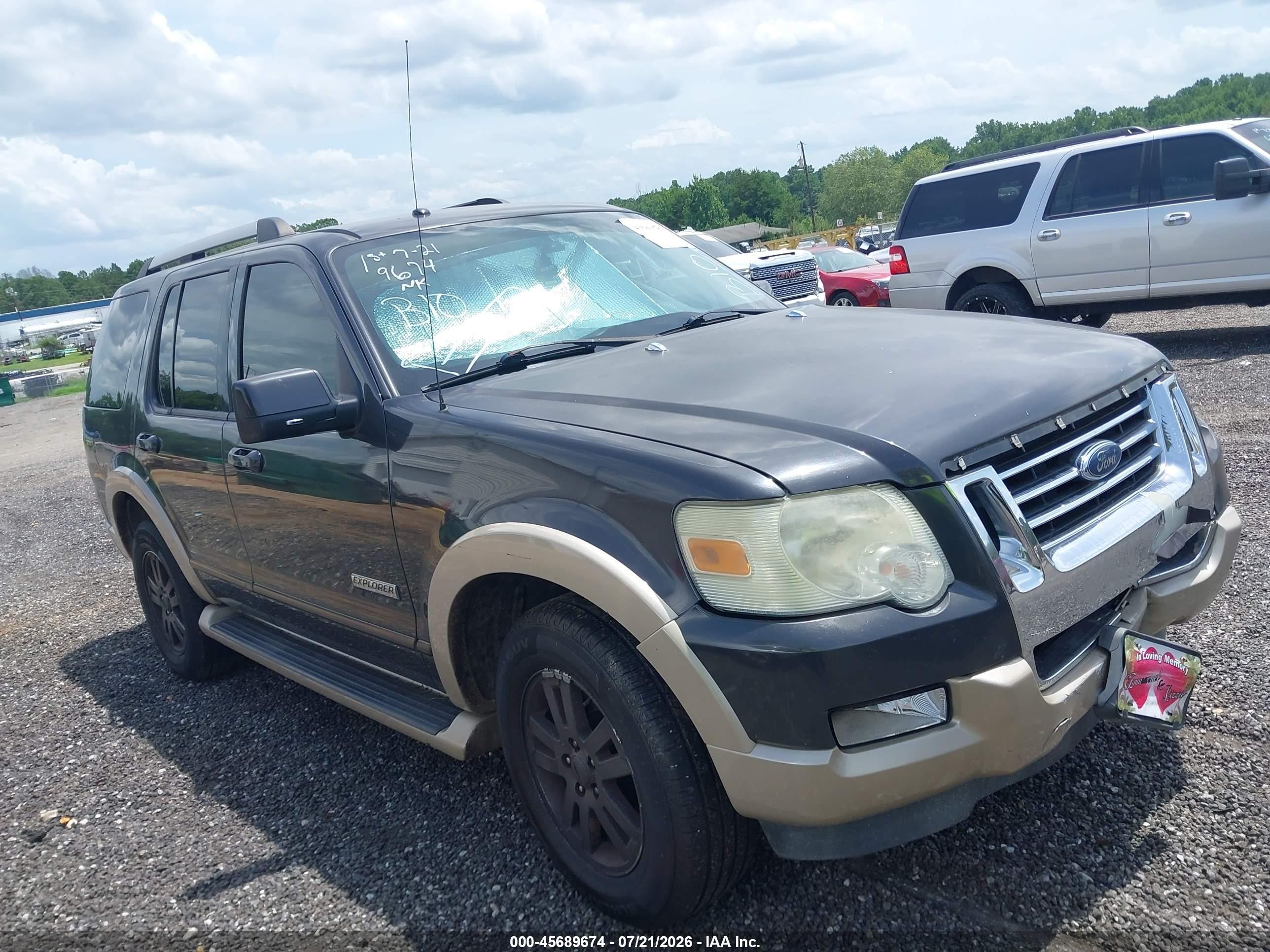 2007 Ford Explorer Eddie Bauer, VIN 1FMEU64E17UB07365 — Обычный износ