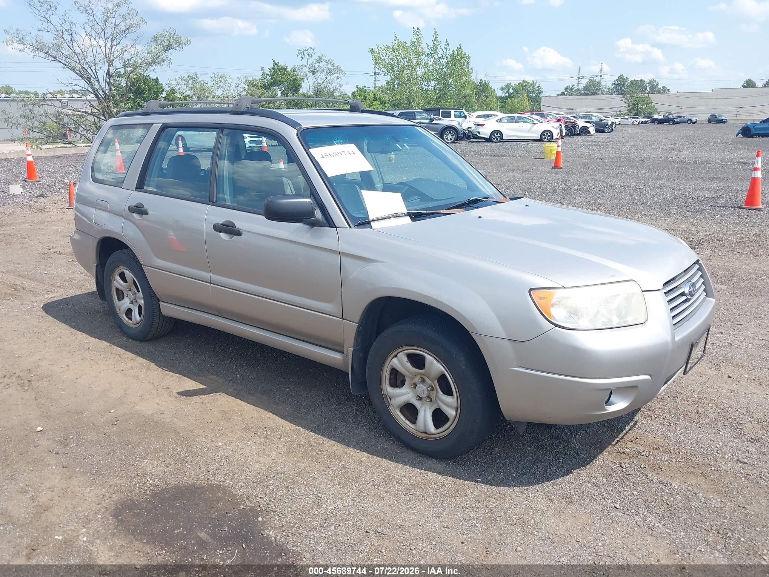 2007 Subaru Forester X, VIN JF1SG636X7H732113 — Перед