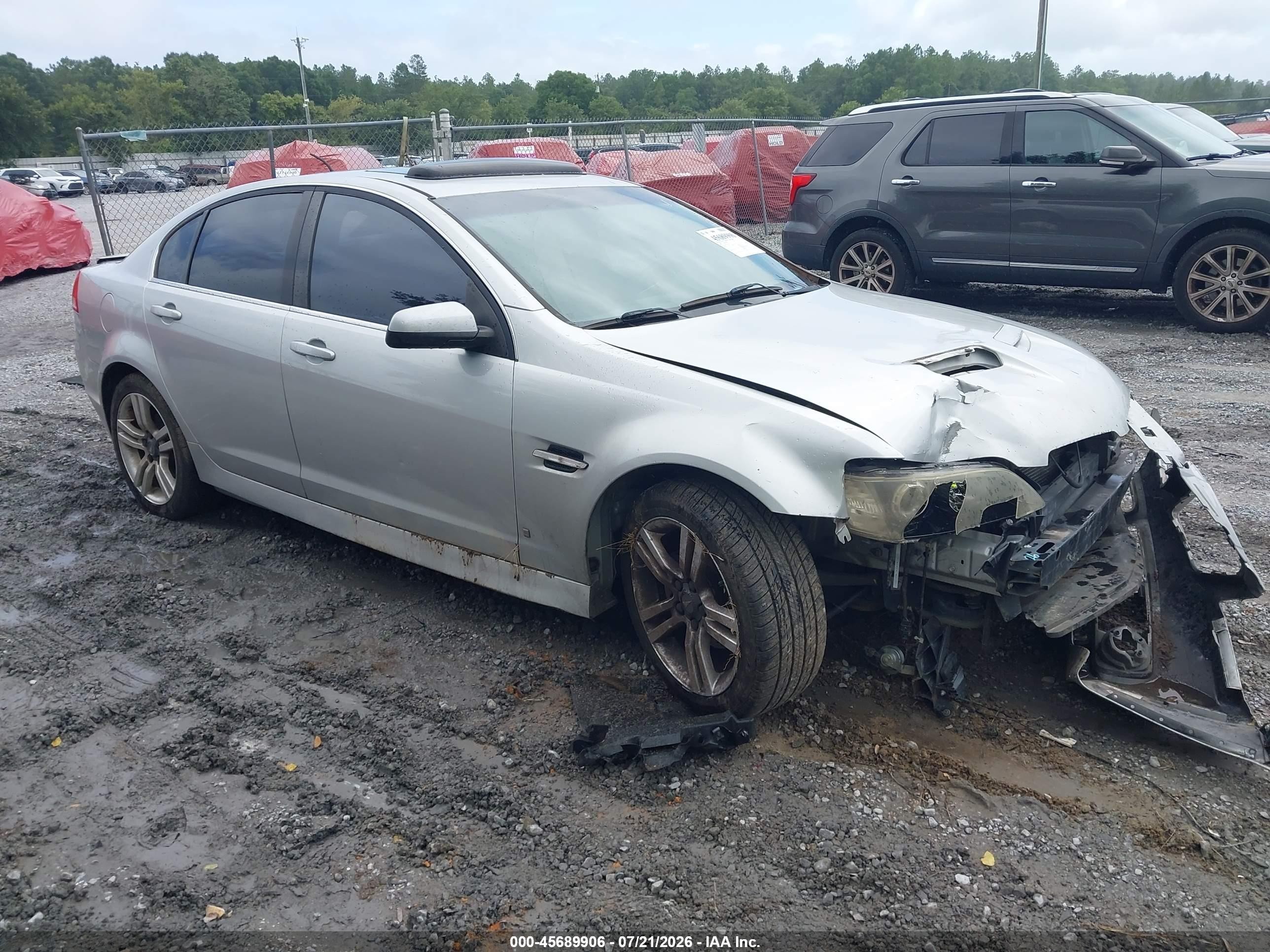 2009 Pontiac G8, VIN 6G2ER57739L239363 — Front end