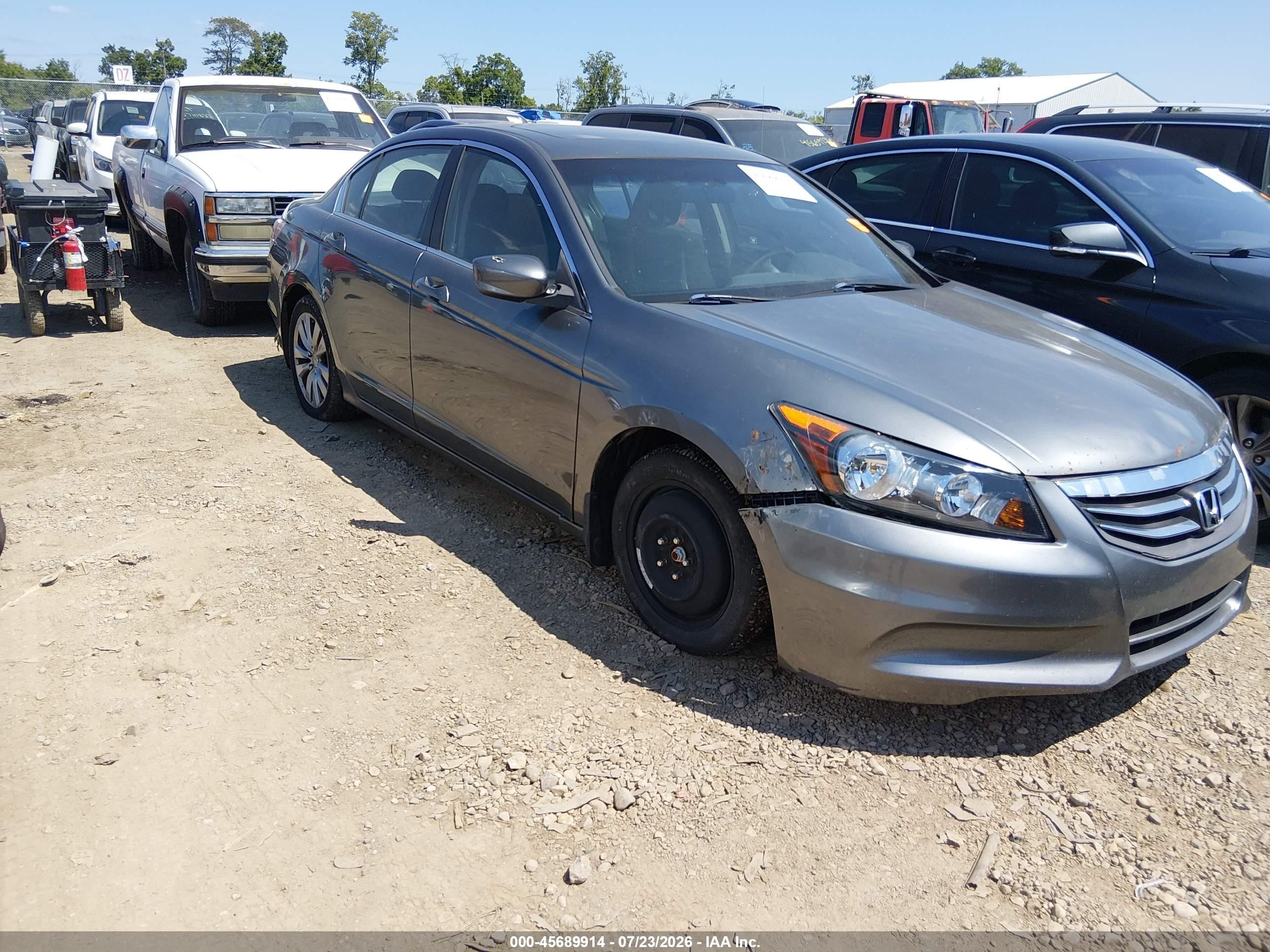 2011 Honda Accord EX, VIN 1HGCP2F70BA138094 — Normal wear