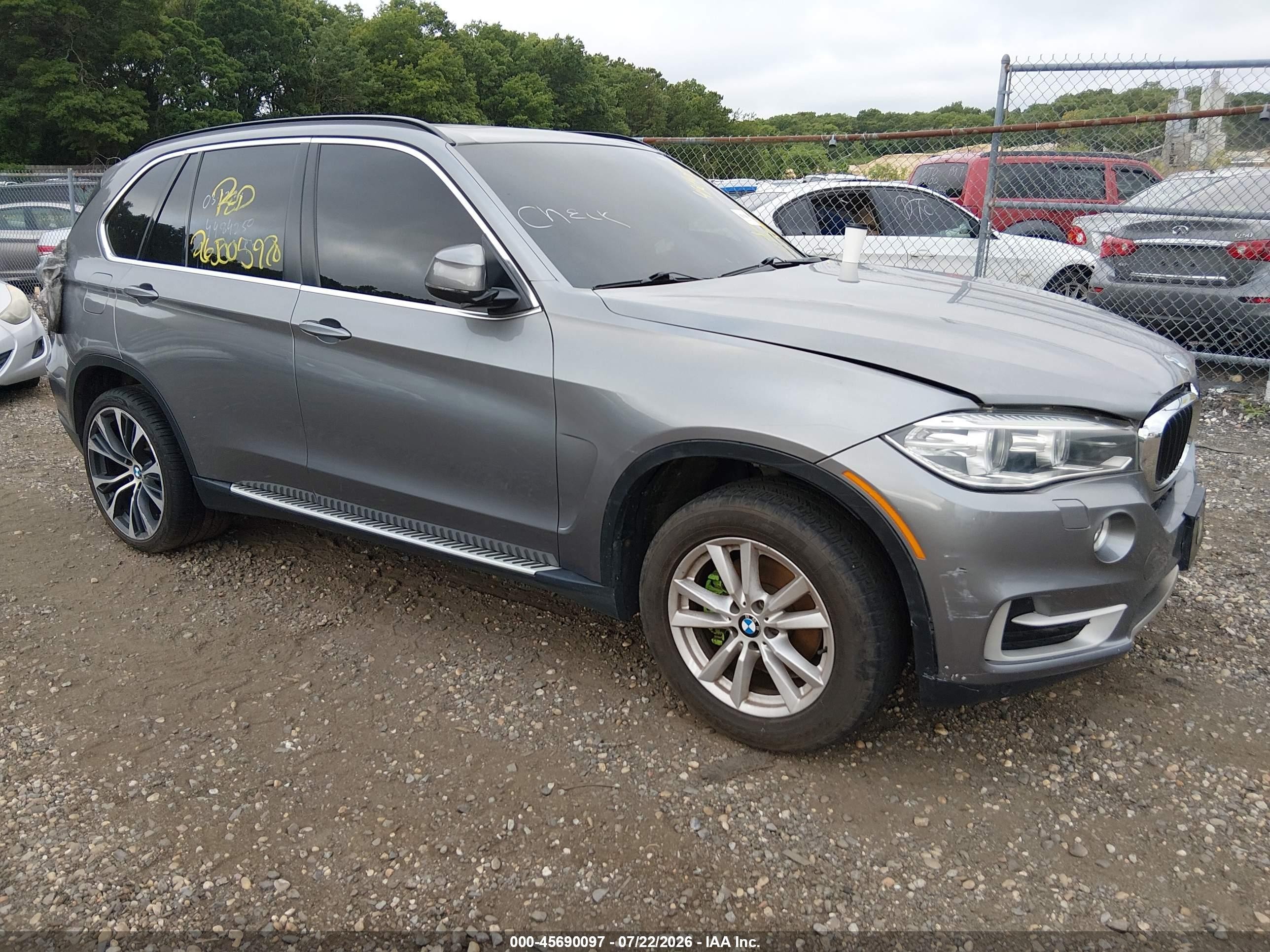 2015 BMW X5 xDrive35i, VIN 5UXKR0C50F0K66177 — Side