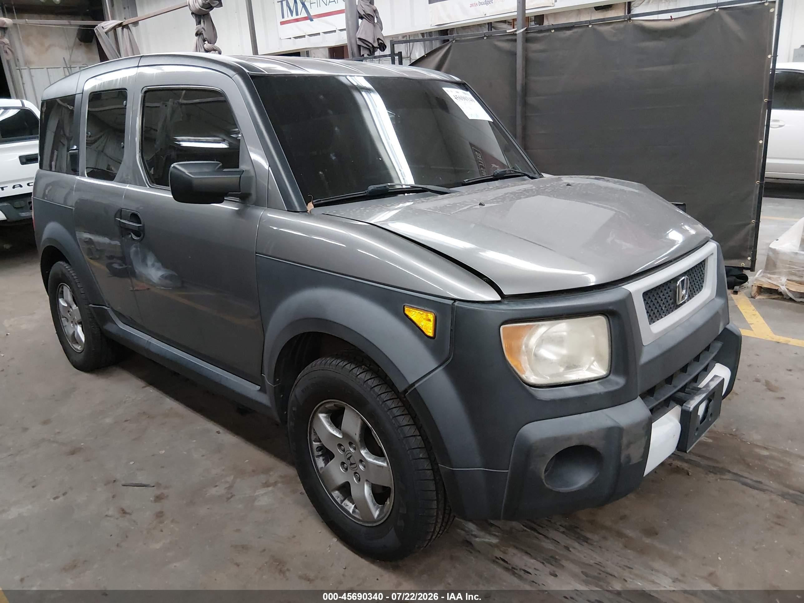 2005 Honda Element EX, VIN 5J6YH28655L022415 — Front end
