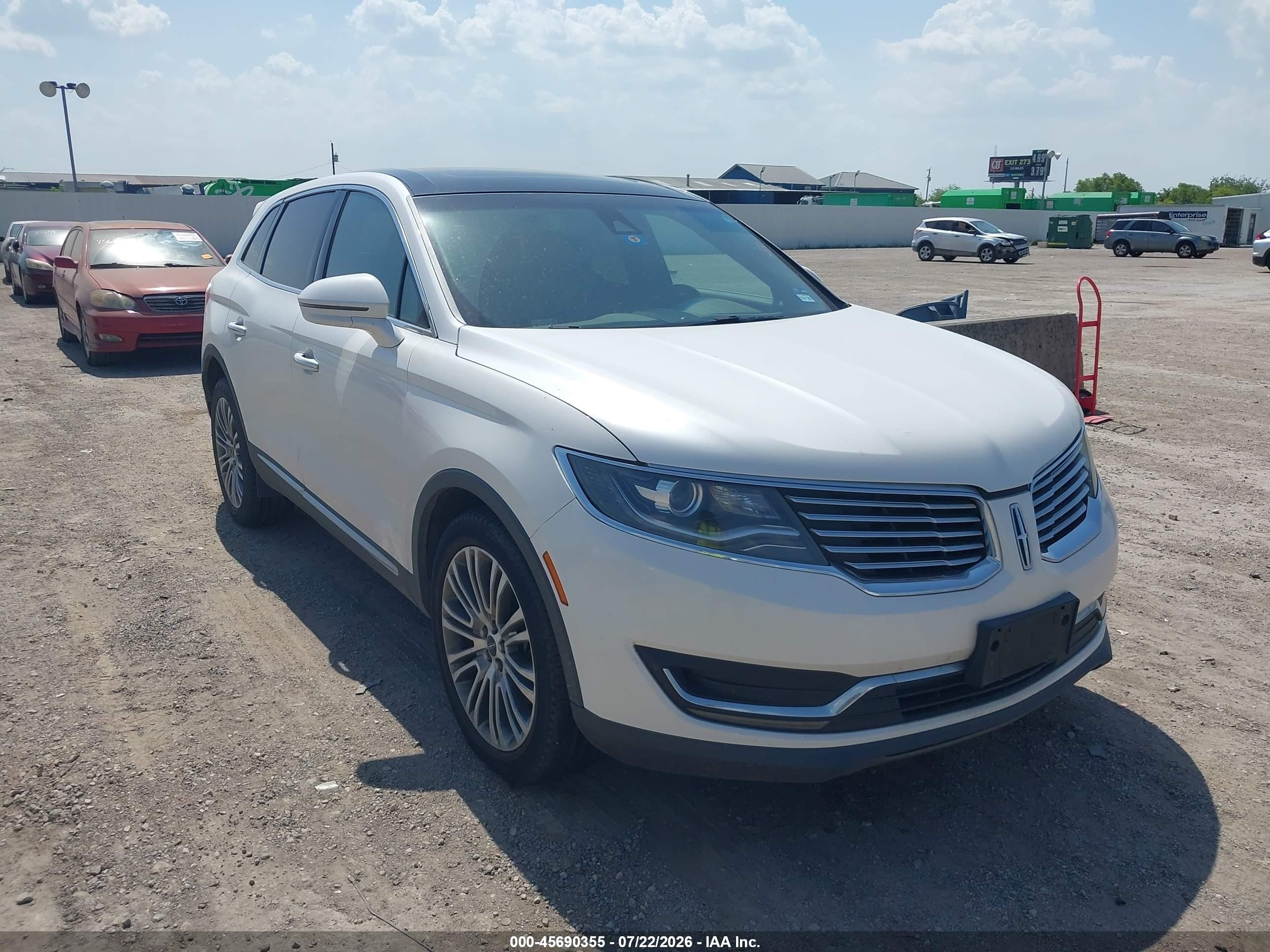 2016 Lincoln MKX Reserve, VIN 2LMTJ6LP4GBL33560 — Normal wear