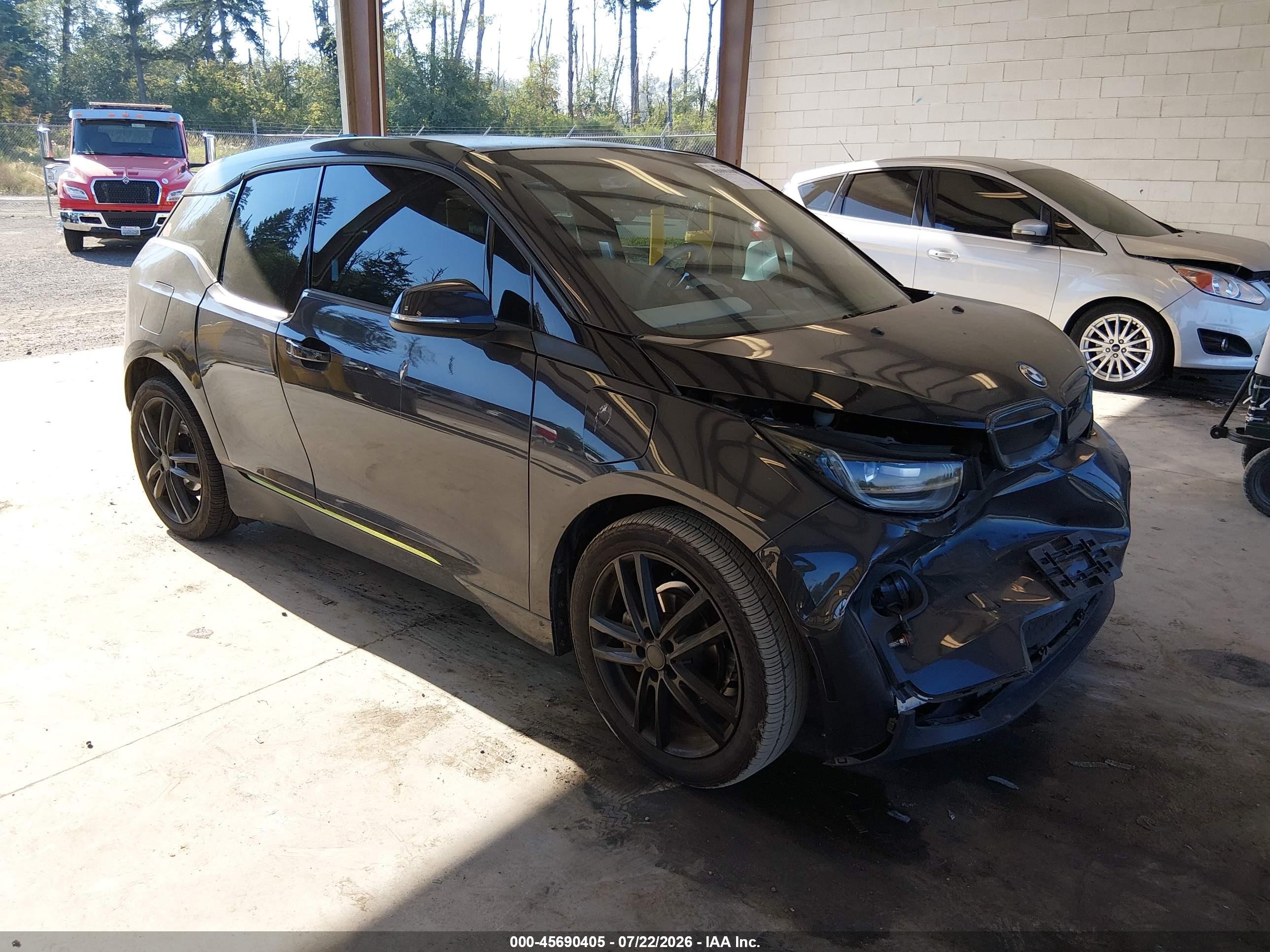 2014 BMW i3, VIN WBY1Z4C56EV275714 — Front end