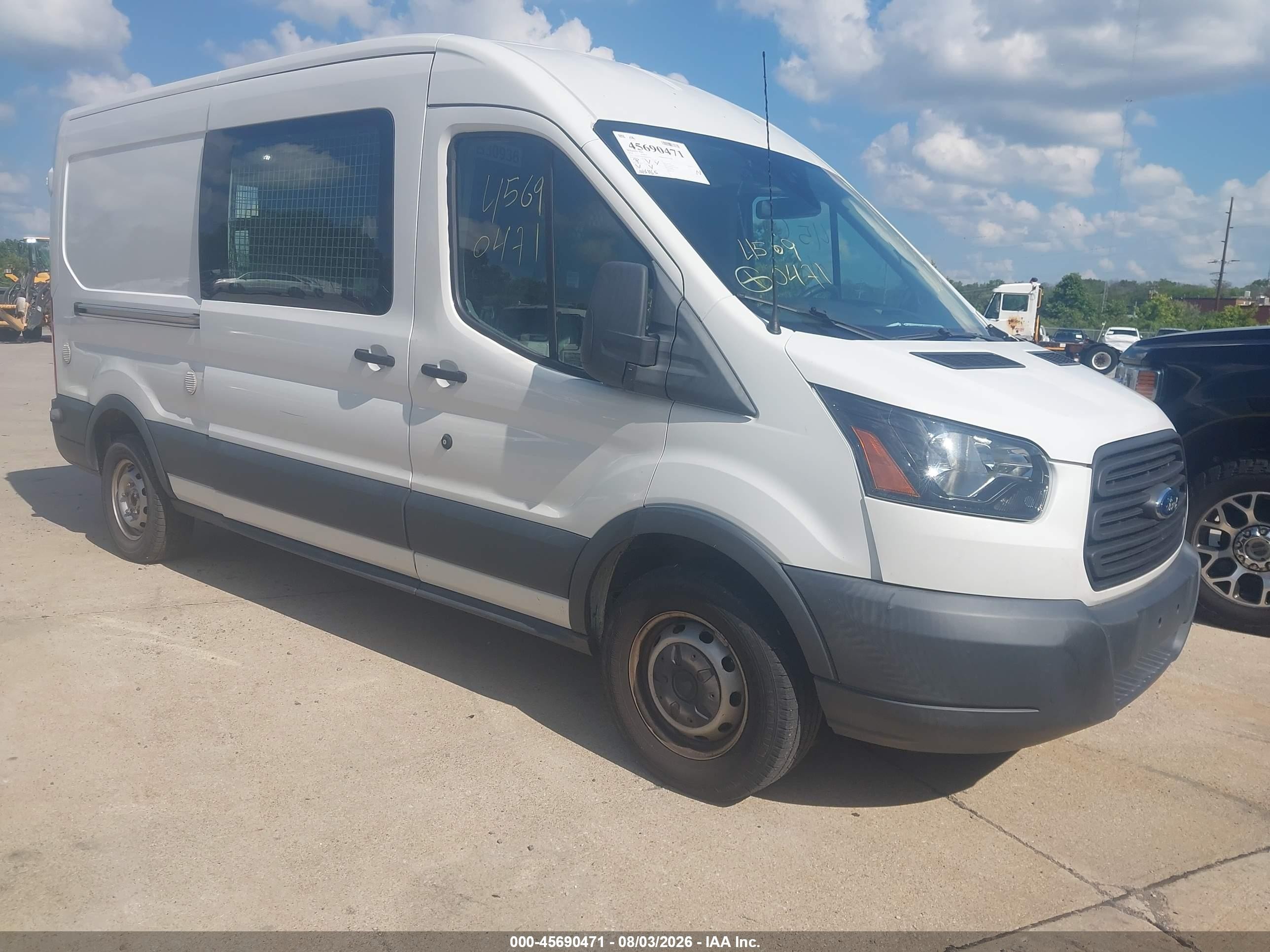 2018 Ford Transit, VIN 1FTBW2CM4JKB30936 — Перед