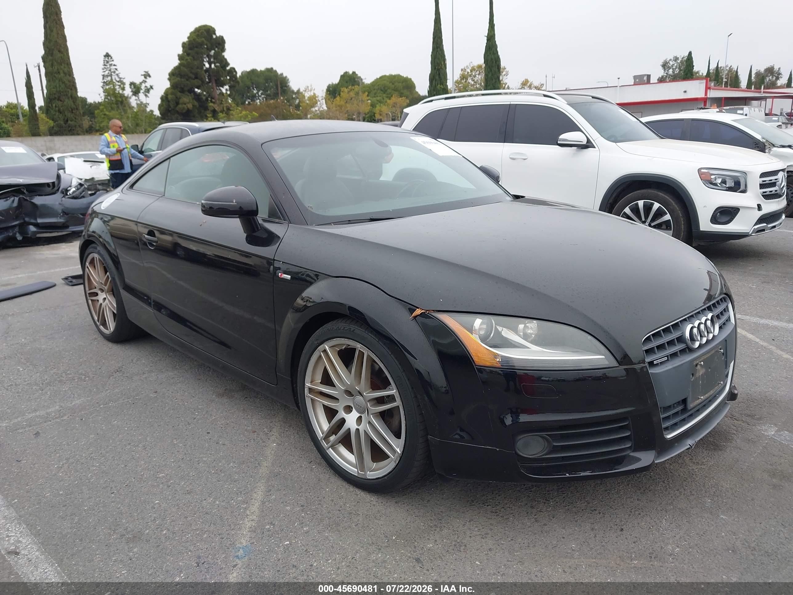 2010 Audi TT 2.0T Prestige, VIN TRUKFAFK6A1020857 — Front end