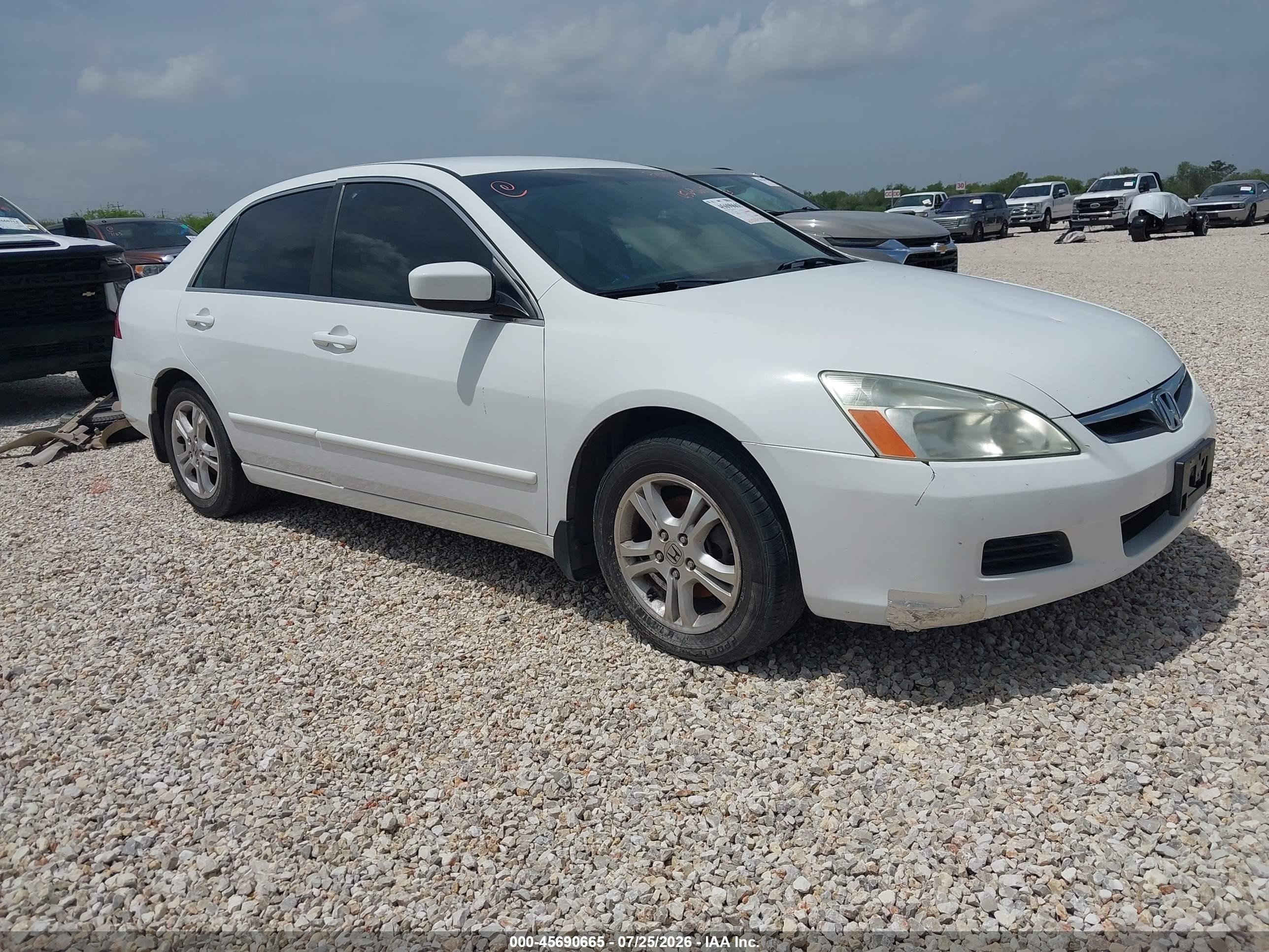 2007 Honda Accord LX SE, VIN 1HGCM56387A174839 — Вода / потоп