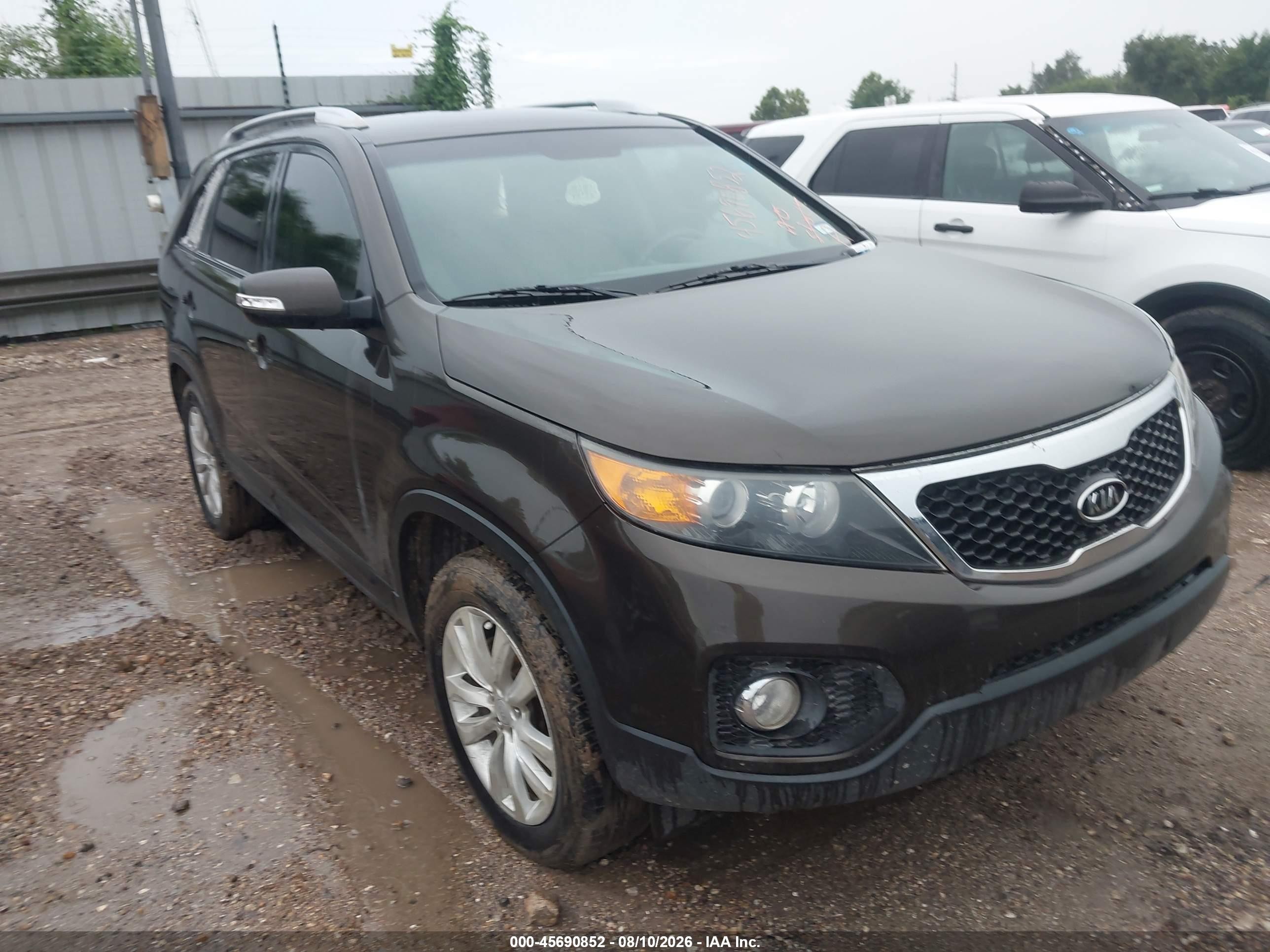 2011 Kia Sorento EX, VIN 5XYKU3A12BG143924 — Normal wear