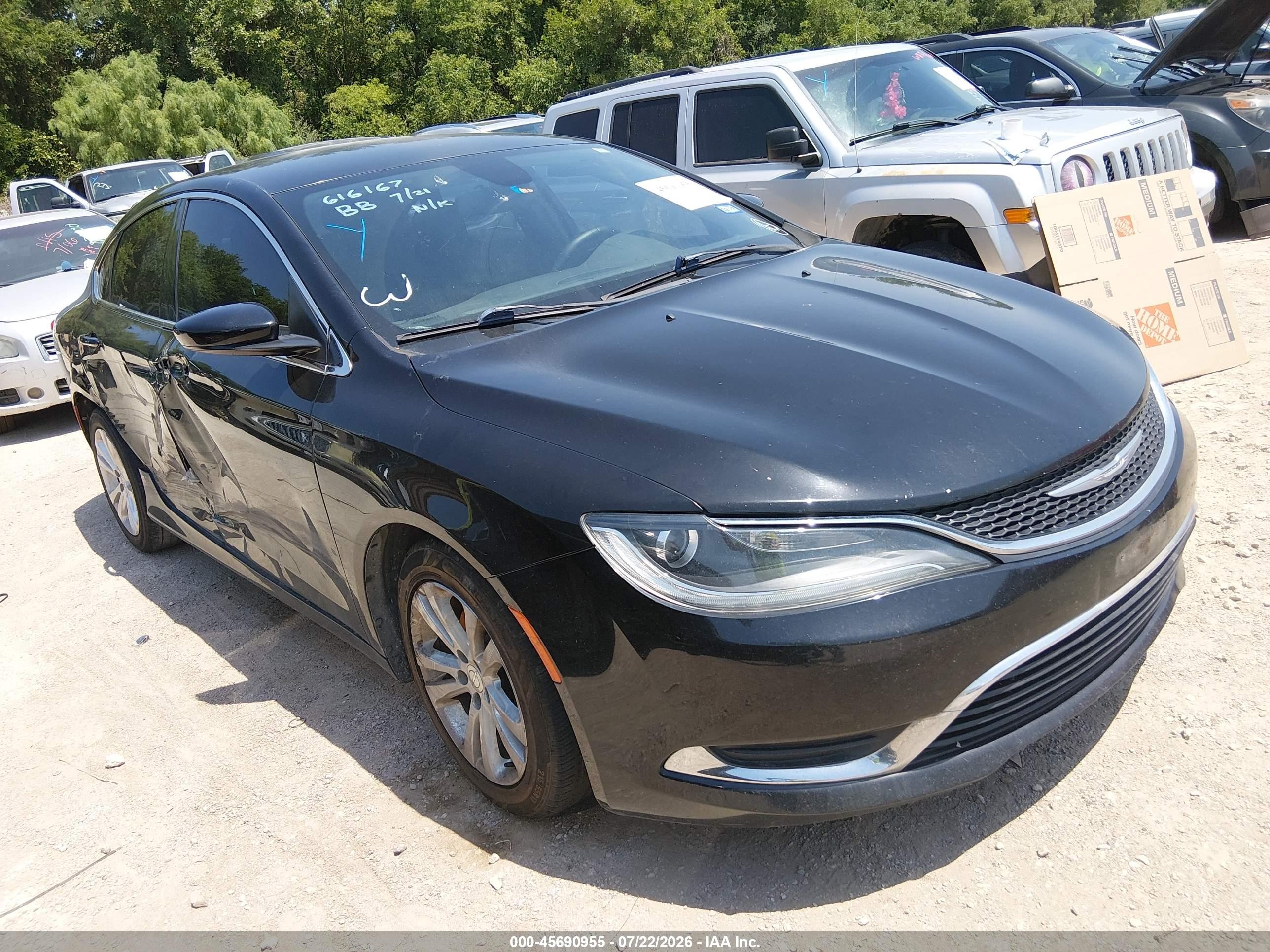 2015 Chrysler 200 Limited, VIN 1C3CCCAB5FN616167 — Normal wear
