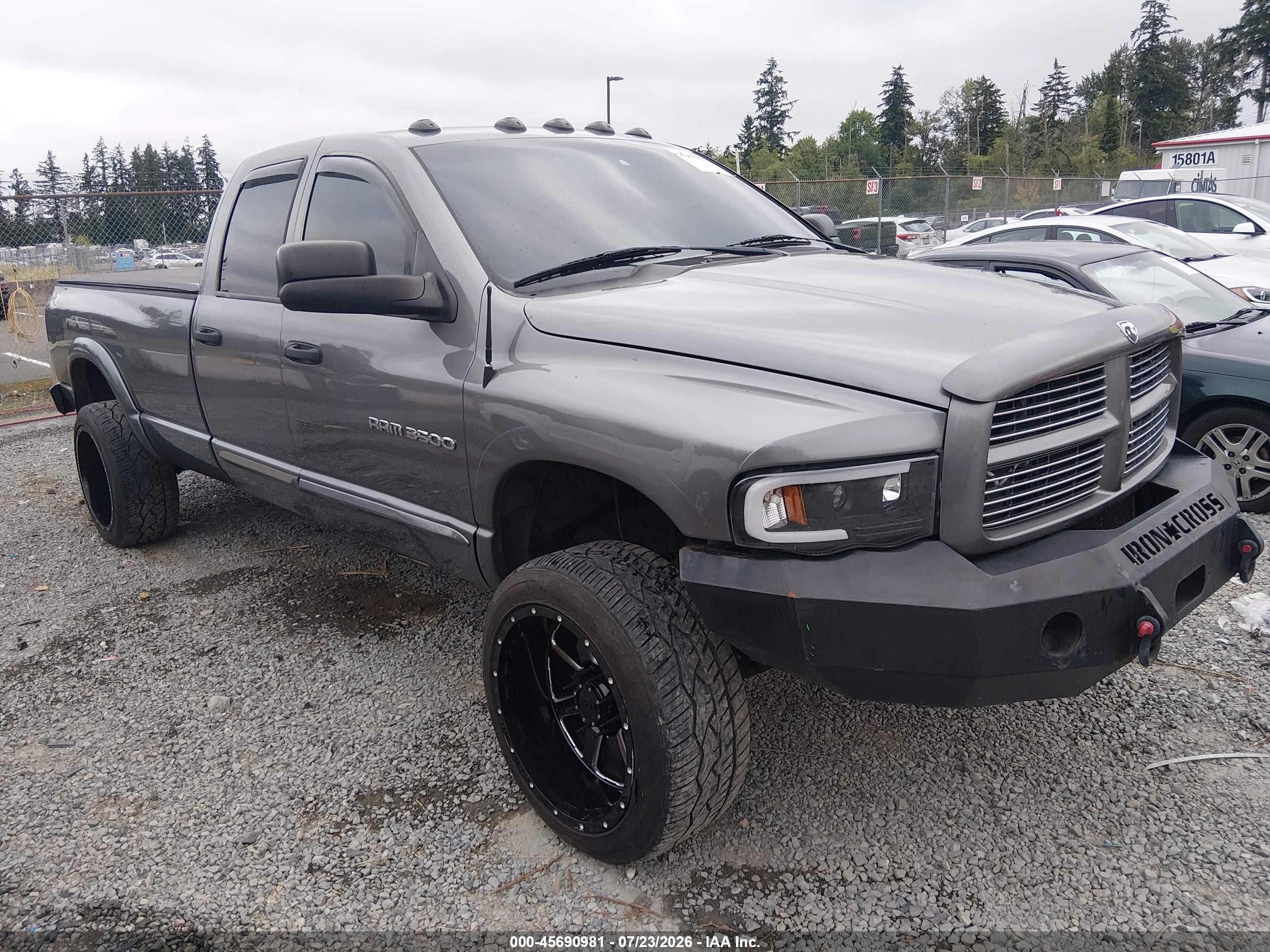 2005 Dodge 3500 SLT, VIN 3D7LS38C95G827267 — Перед