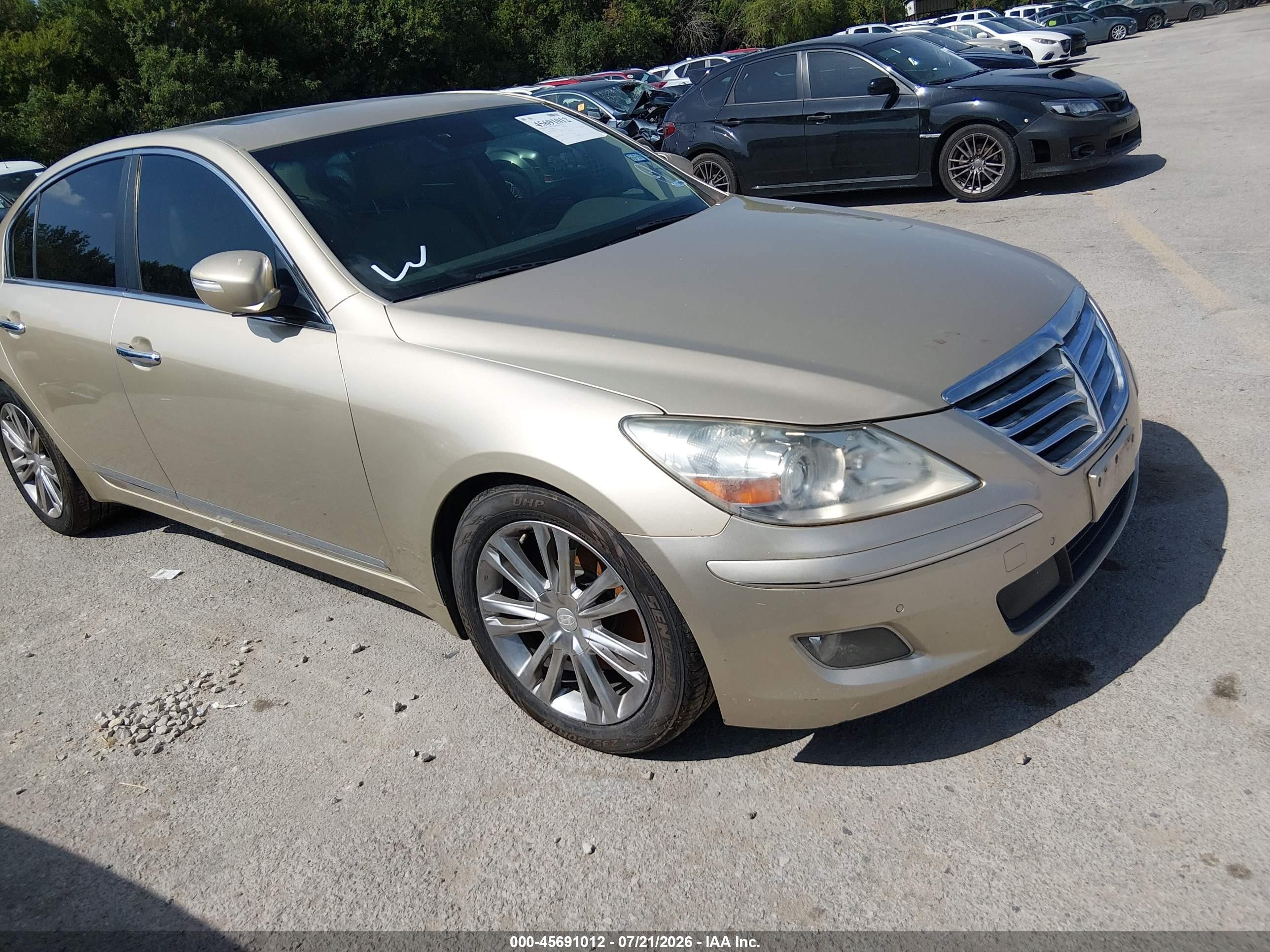 2011 Hyundai Genesis, VIN KMHGC4DF9BU132080 — Normal wear