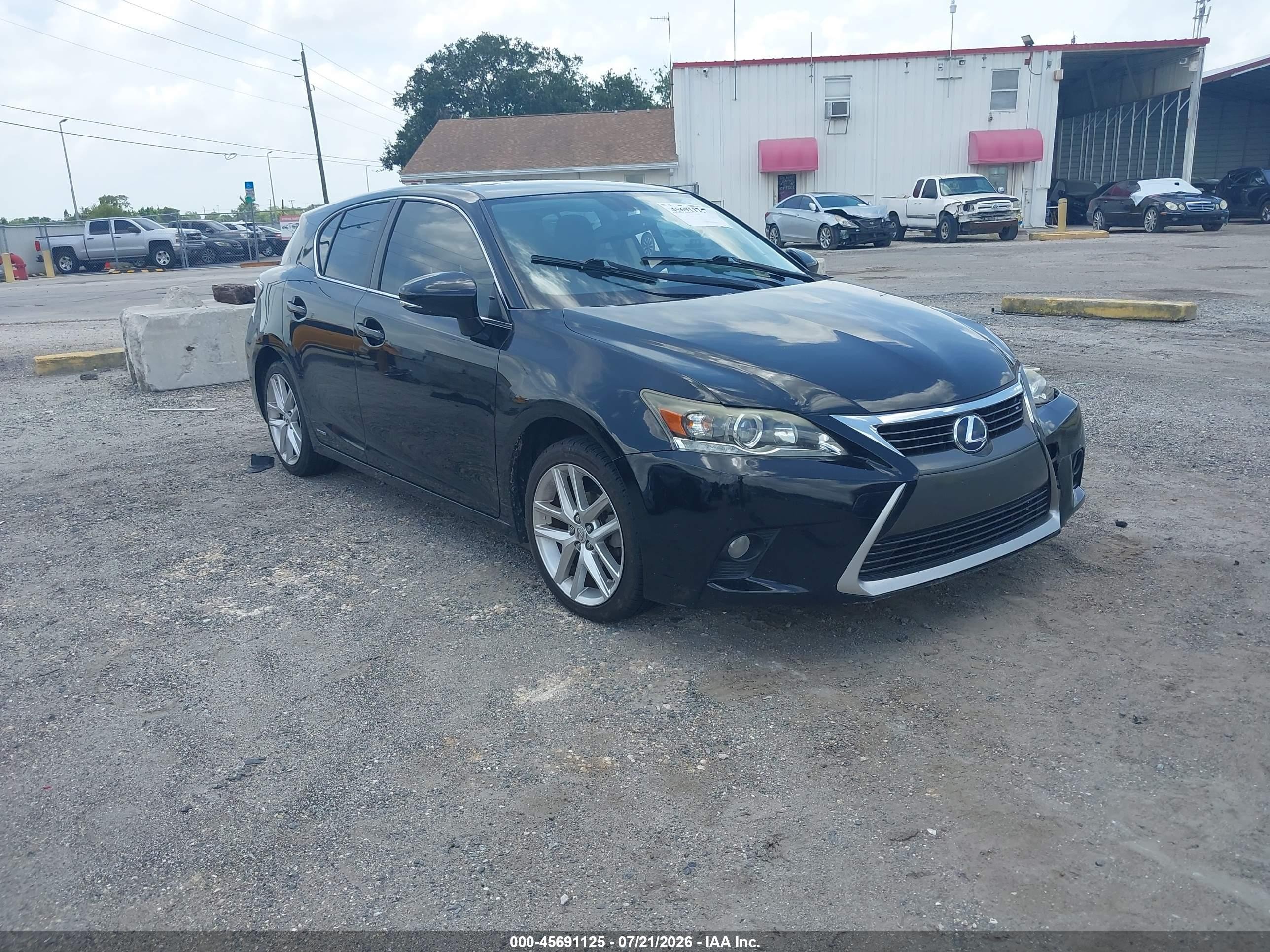 2015 Lexus CT 200h, VIN JTHKD5BH5F2222431 — Front end