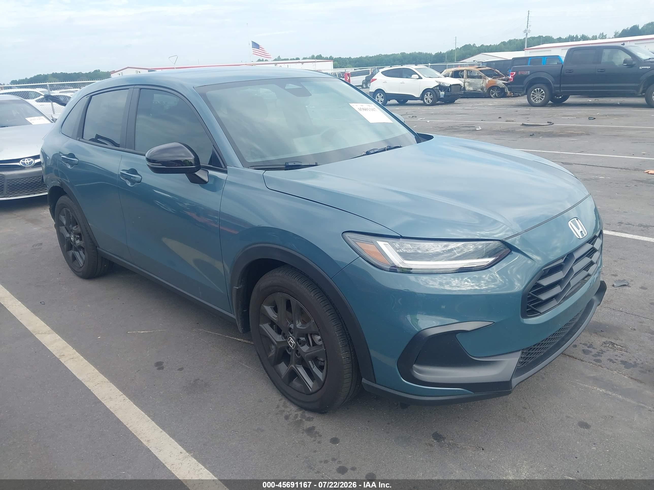 2025 Honda HR-V Sport, VIN 3CZRZ1H5XSM724744 — Rear end