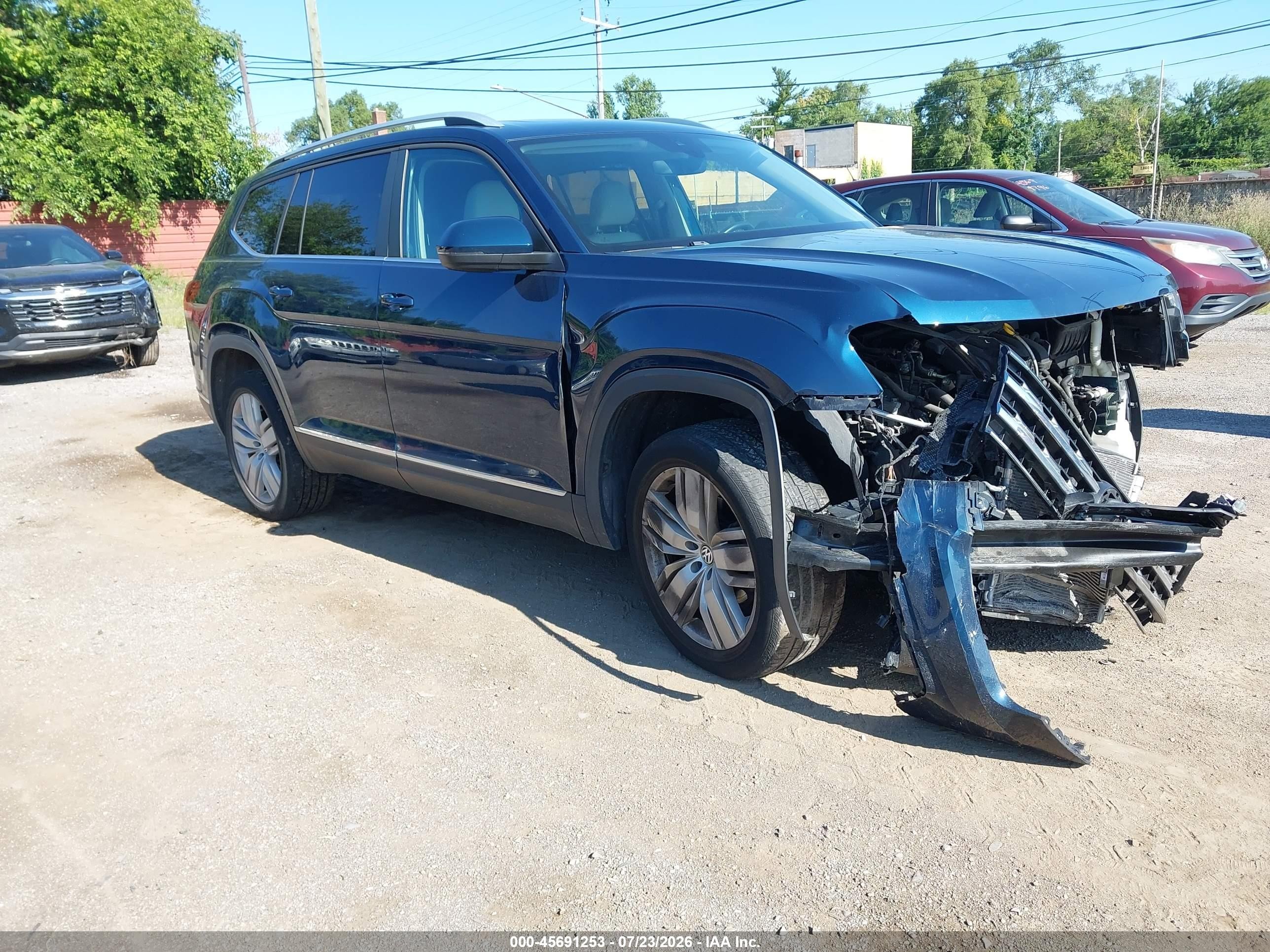 2019 Volkswagen Atlas SEL, VIN 1V2MR2CA6KC623923 — Front end