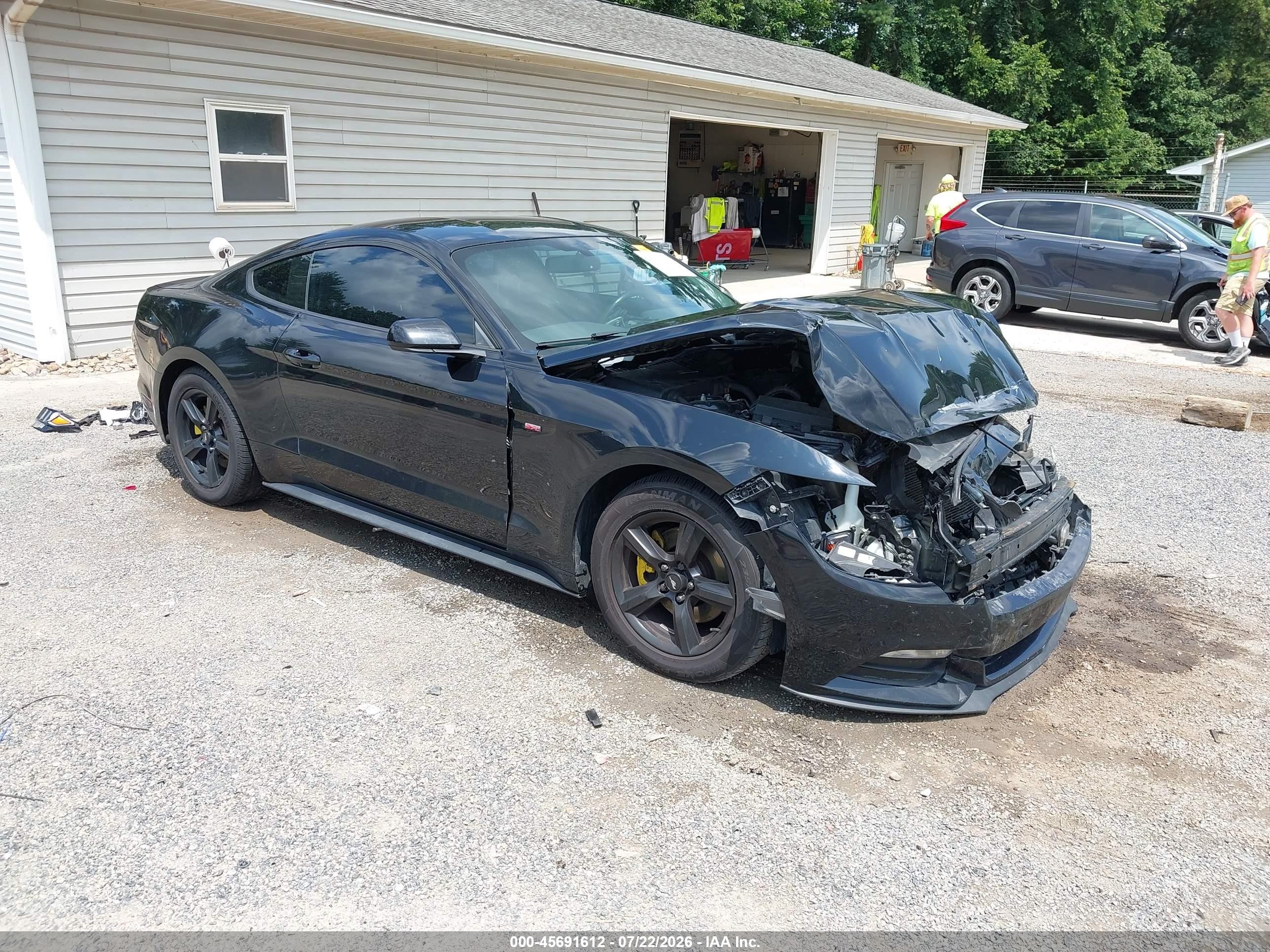 2017 Ford Mustang V6, VIN 1FA6P8AM9H5343819 — Front end