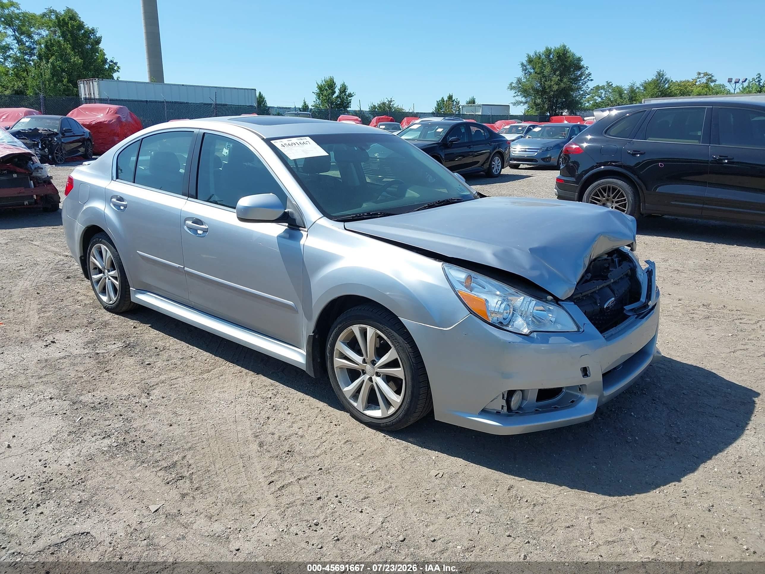 2013 Subaru Legacy Limited, VIN 4S3BMBP62D3007300 — Перед