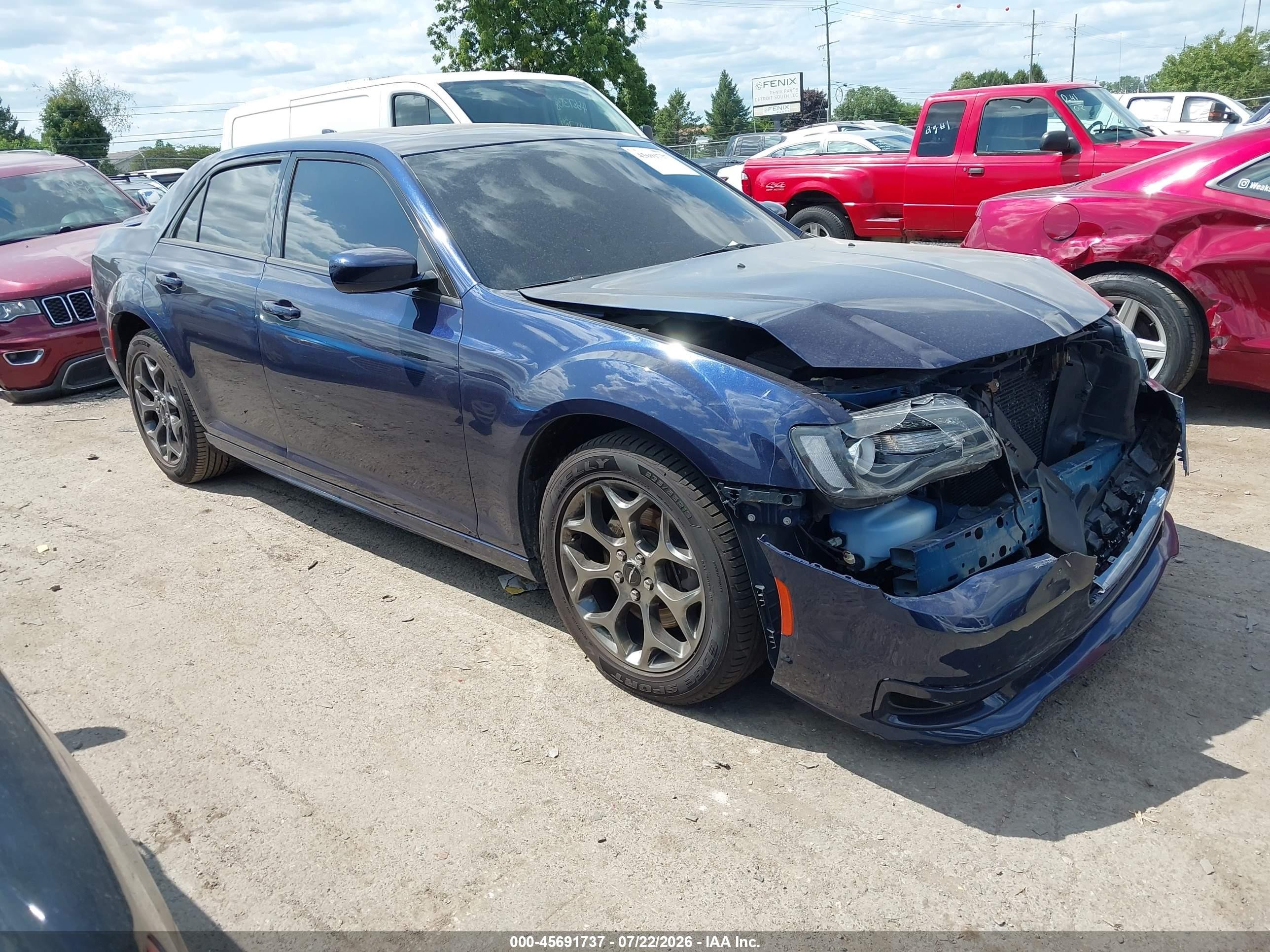 2017 Chrysler 300 S, VIN 2C3CCAGG5HH527203 — Перед