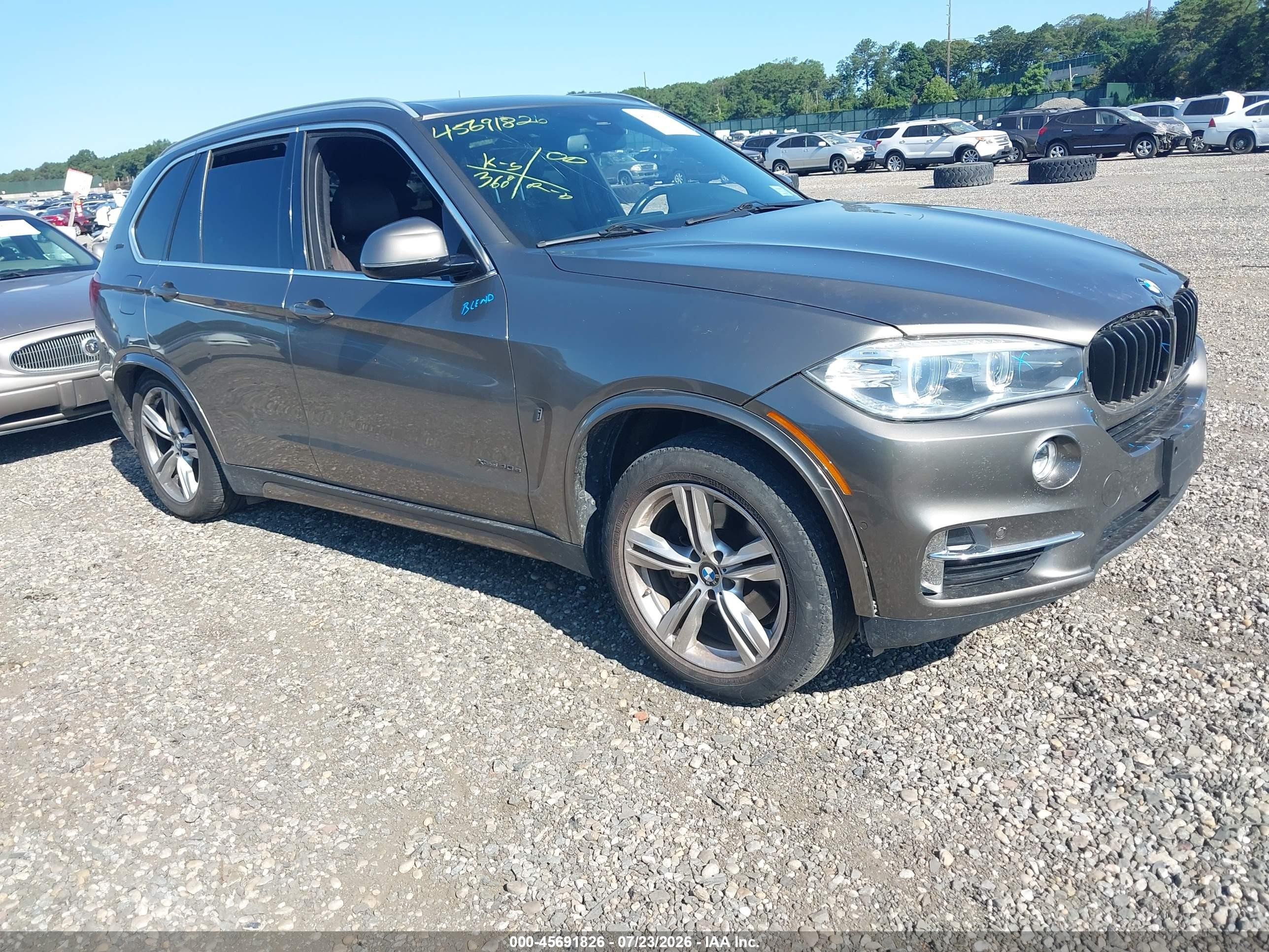 2018 BMW X5 xDrive40e, VIN 5UXKT0C50J0W02114 — Front end